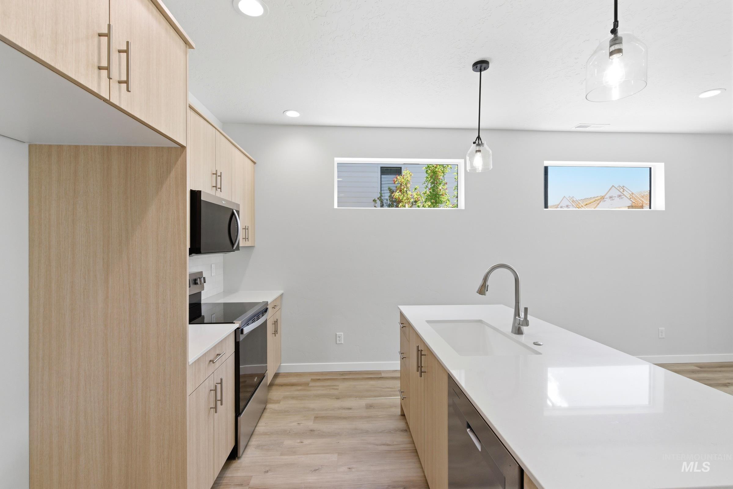 6955 S Spindlebush Ave, Boise, Idaho 83709, 3 Bedrooms, 2.5 Bathrooms, Residential For Sale, Price $430,990,MLS 98989899