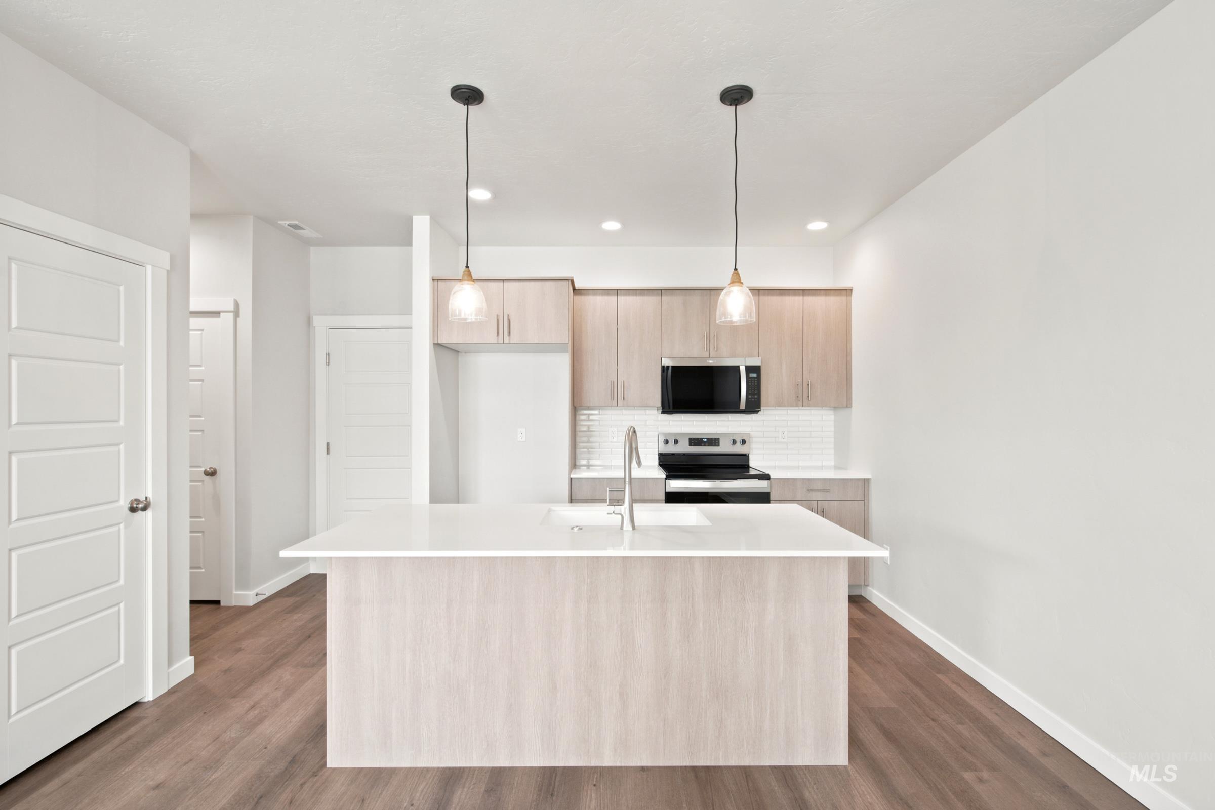 6973 S Spindlebush Ave, Boise, Idaho 83709, 3 Bedrooms, 2.5 Bathrooms, Residential For Sale, Price $429,990,MLS 98989900