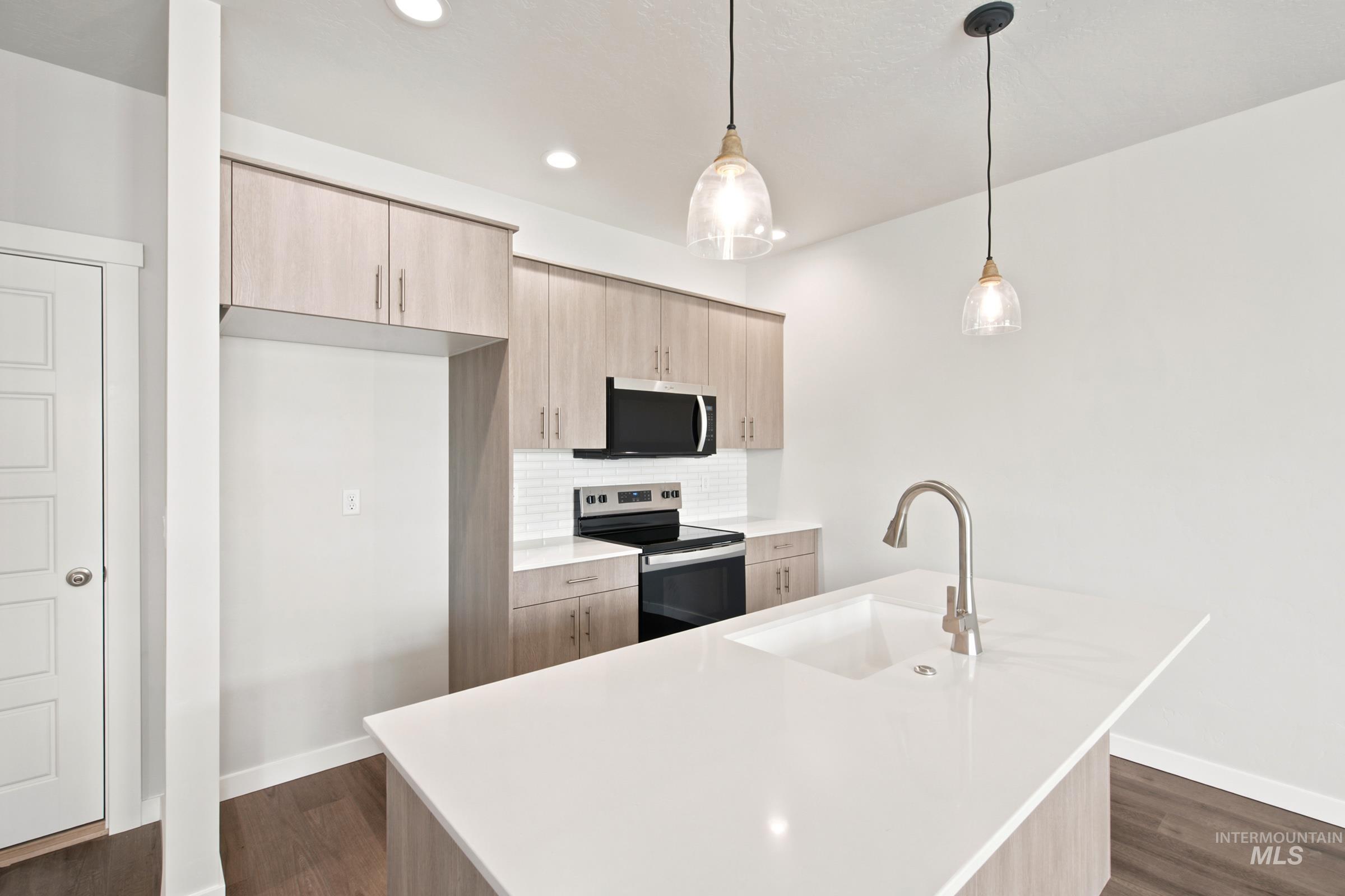 6973 S Spindlebush Ave, Boise, Idaho 83709, 3 Bedrooms, 2.5 Bathrooms, Residential For Sale, Price $429,990,MLS 98989900