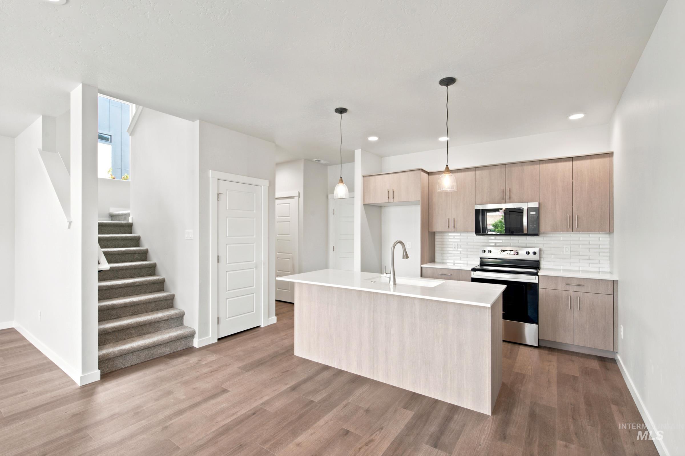 6973 S Spindlebush Ave, Boise, Idaho 83709, 3 Bedrooms, 2.5 Bathrooms, Residential For Sale, Price $429,990,MLS 98989900