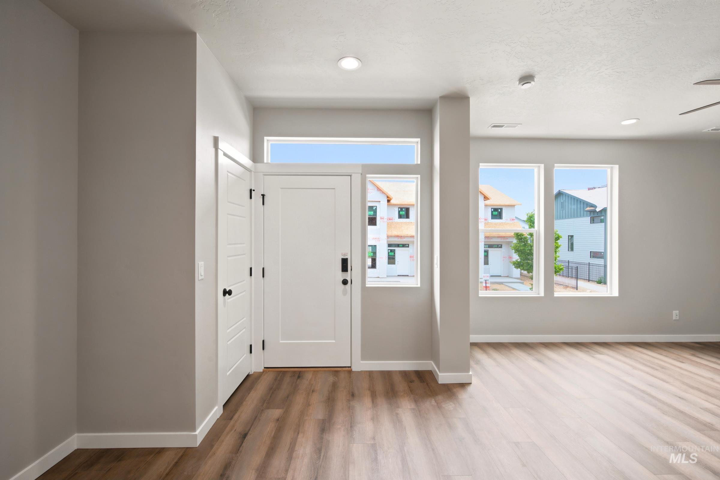 6977 S Spindlebush Ave, Boise, Idaho 83709, 3 Bedrooms, 2.5 Bathrooms, Residential For Sale, Price $434,990,MLS 98989902