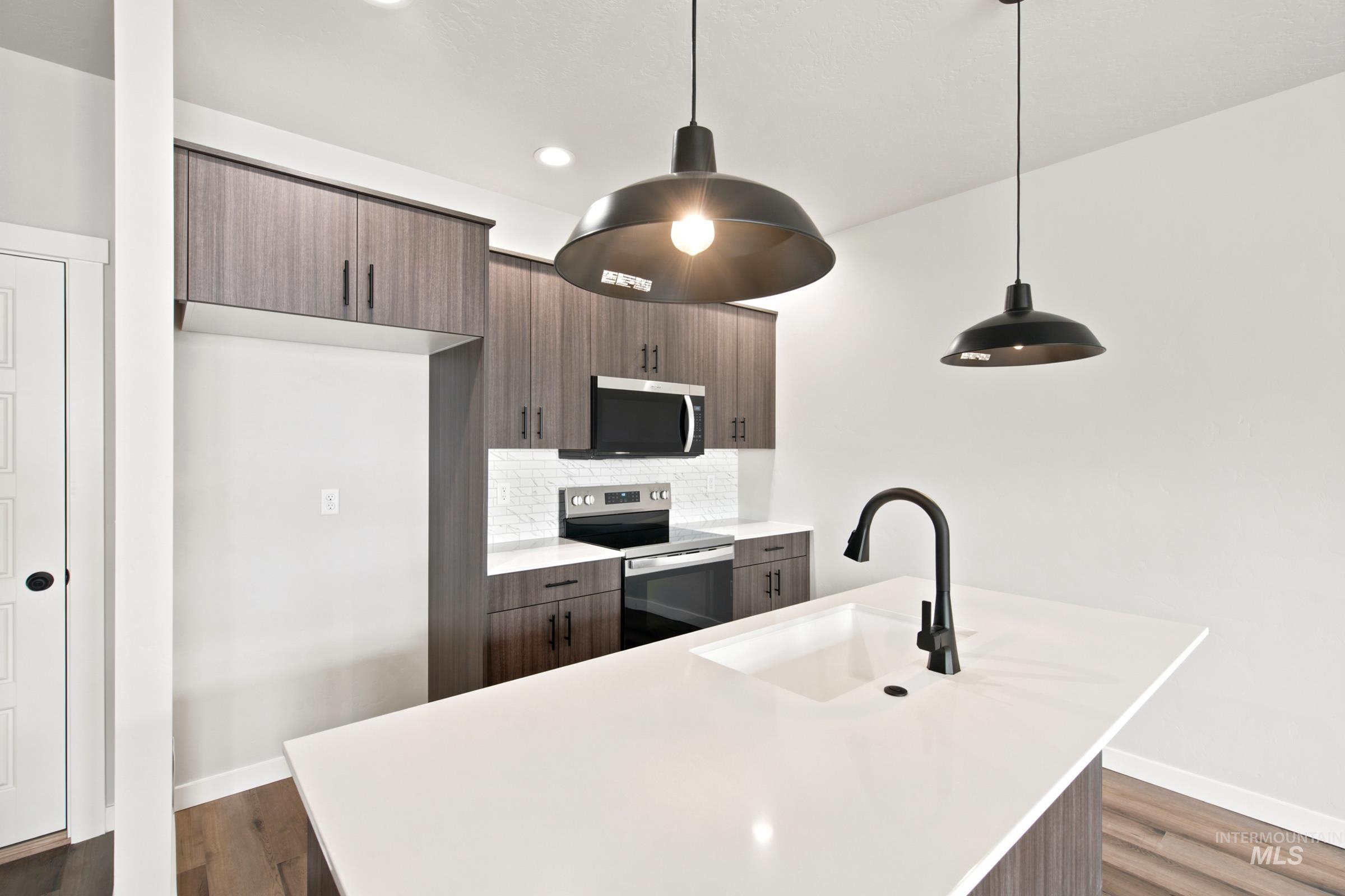 6977 S Spindlebush Ave, Boise, Idaho 83709, 3 Bedrooms, 2.5 Bathrooms, Residential For Sale, Price $434,990,MLS 98989902