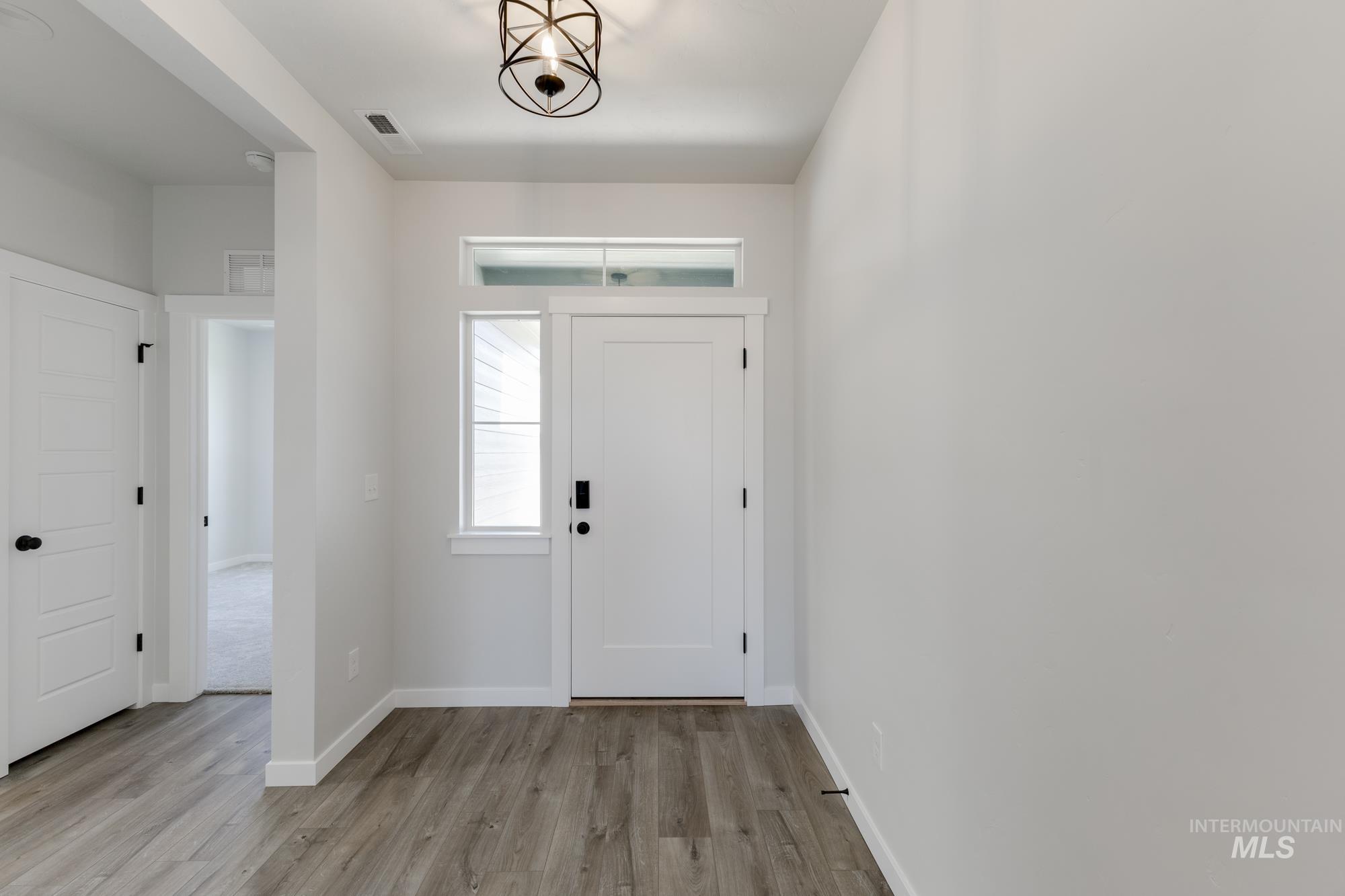 4305 E Woodmurra St, Meridian, Idaho 83642, 3 Bedrooms, 2 Bathrooms, Residential For Sale, Price $579,990,MLS 98989903