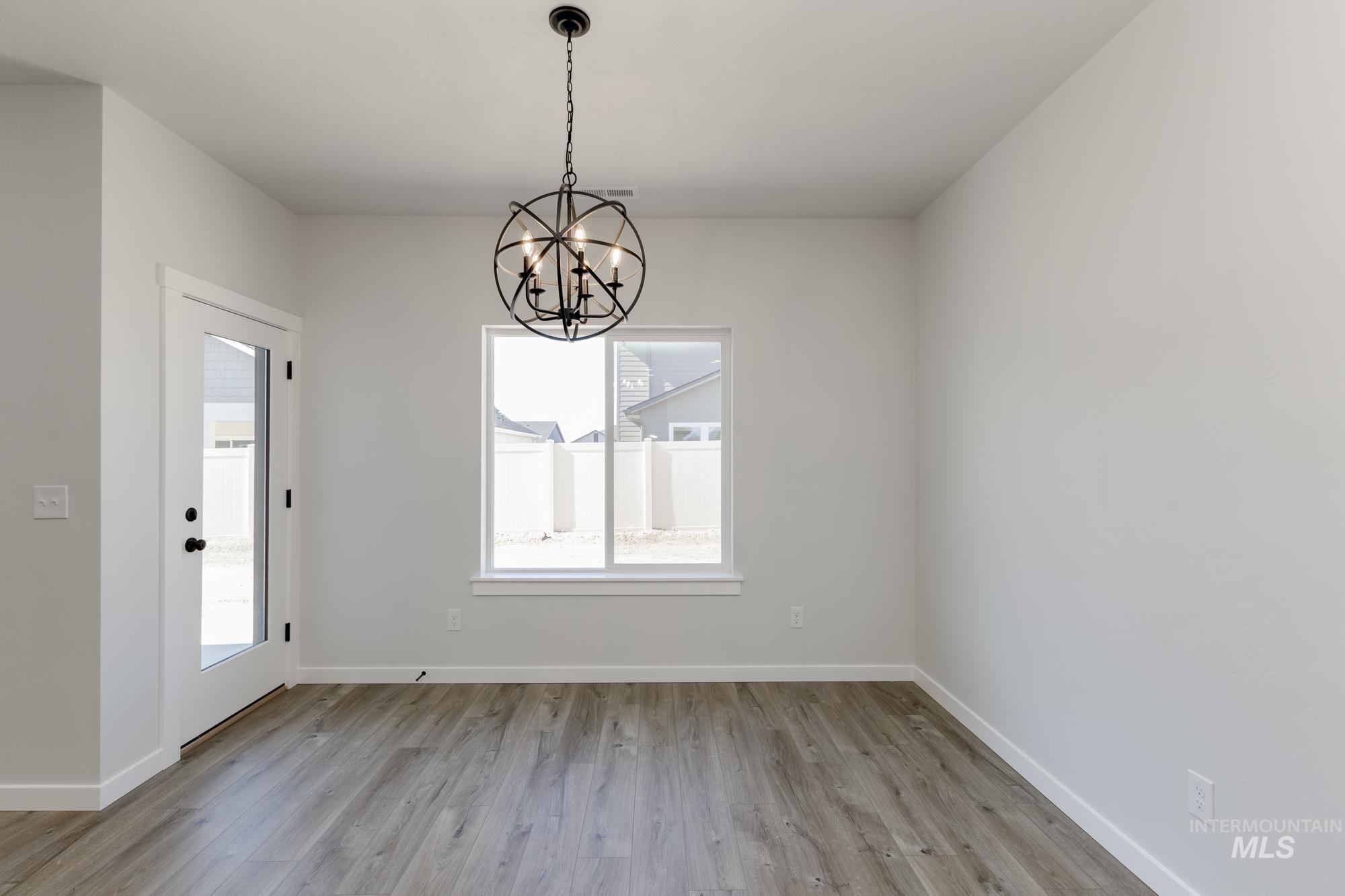4305 E Woodmurra St, Meridian, Idaho 83642, 3 Bedrooms, 2 Bathrooms, Residential For Sale, Price $579,990,MLS 98989903