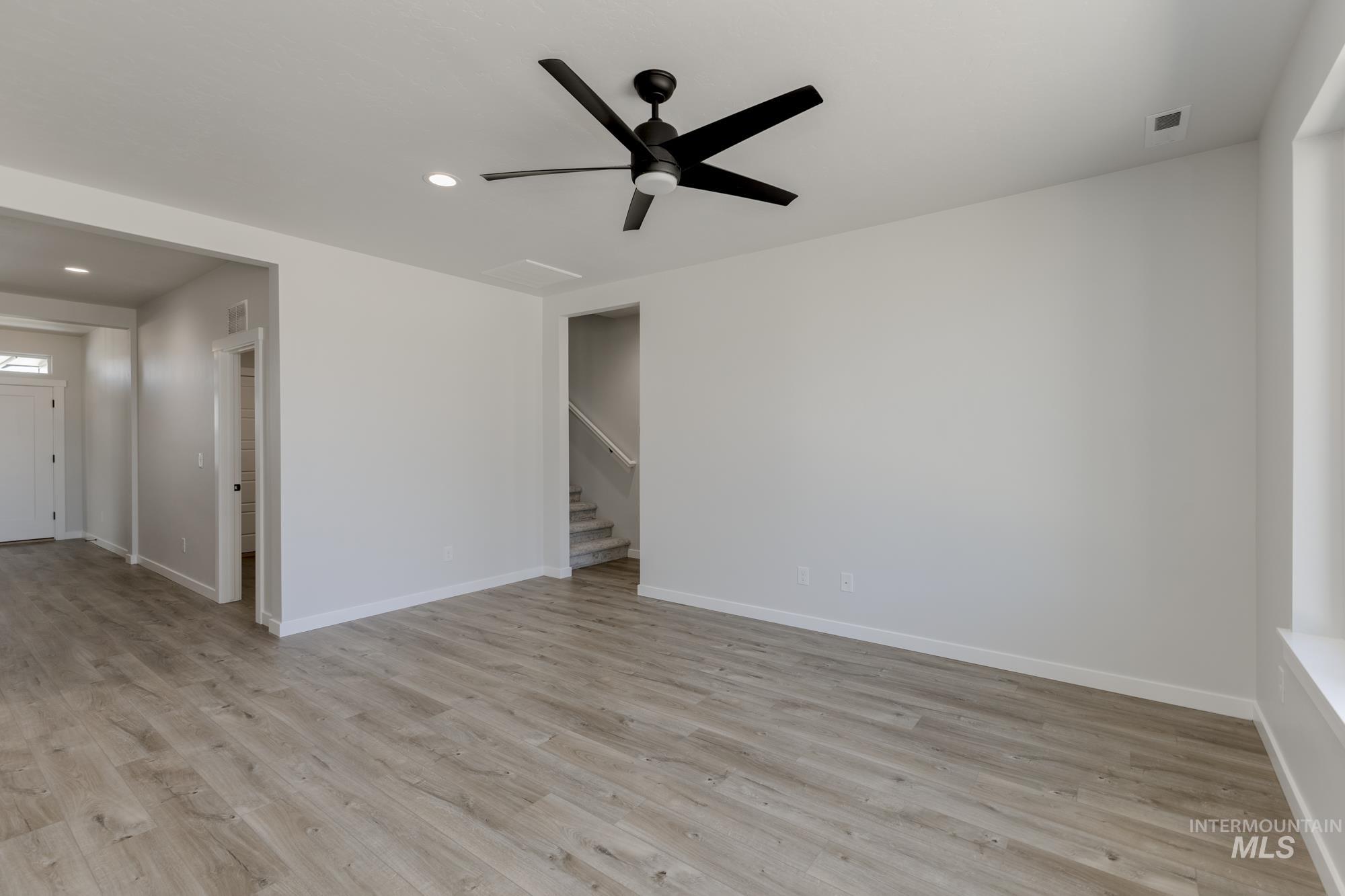 4305 E Woodmurra St, Meridian, Idaho 83642, 3 Bedrooms, 2 Bathrooms, Residential For Sale, Price $579,990,MLS 98989903