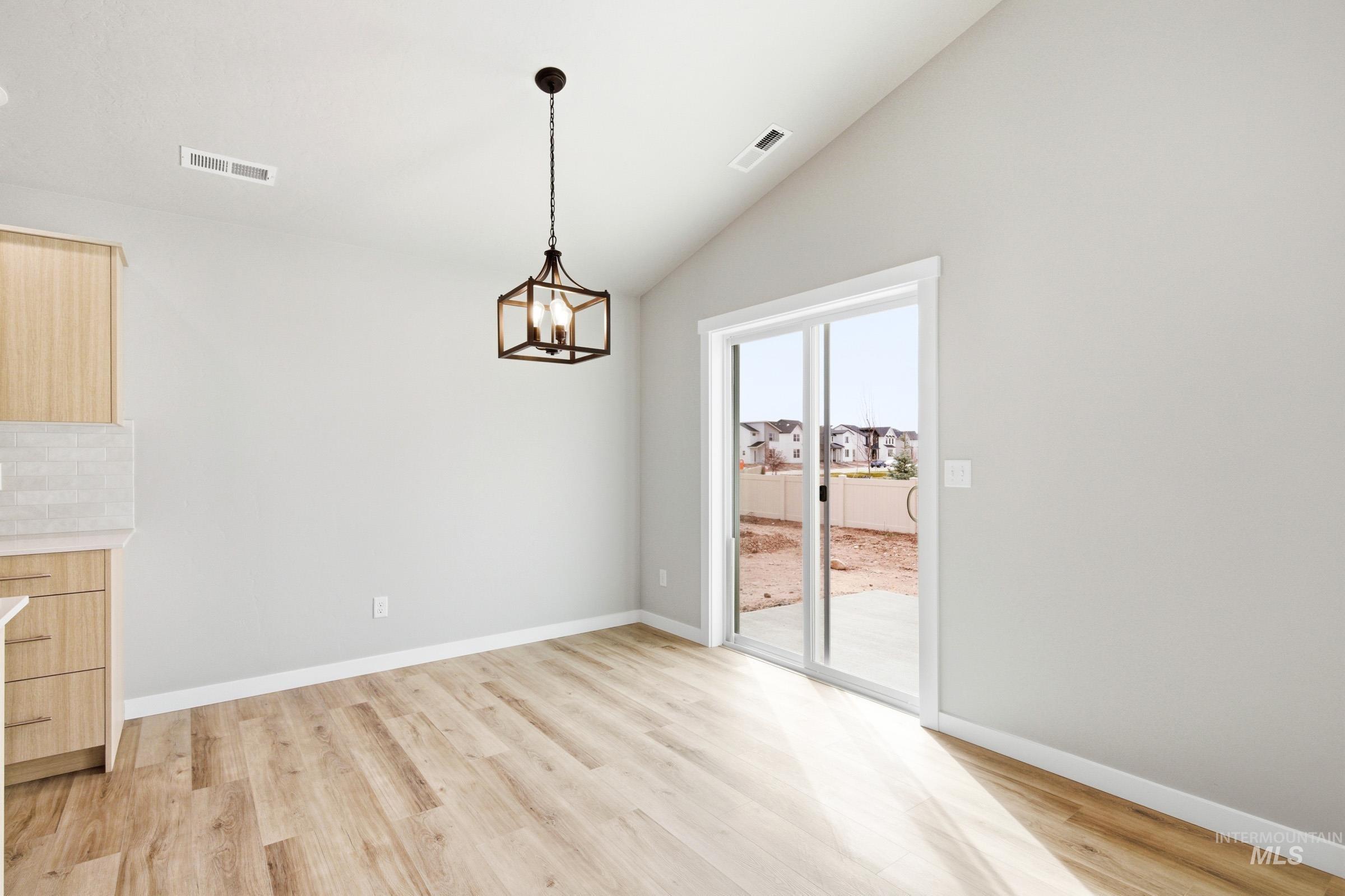 2368 W Red Jasper Dr, Kuna, Idaho 83634, 3 Bedrooms, 2 Bathrooms, Residential For Sale, Price $444,990,MLS 98989905