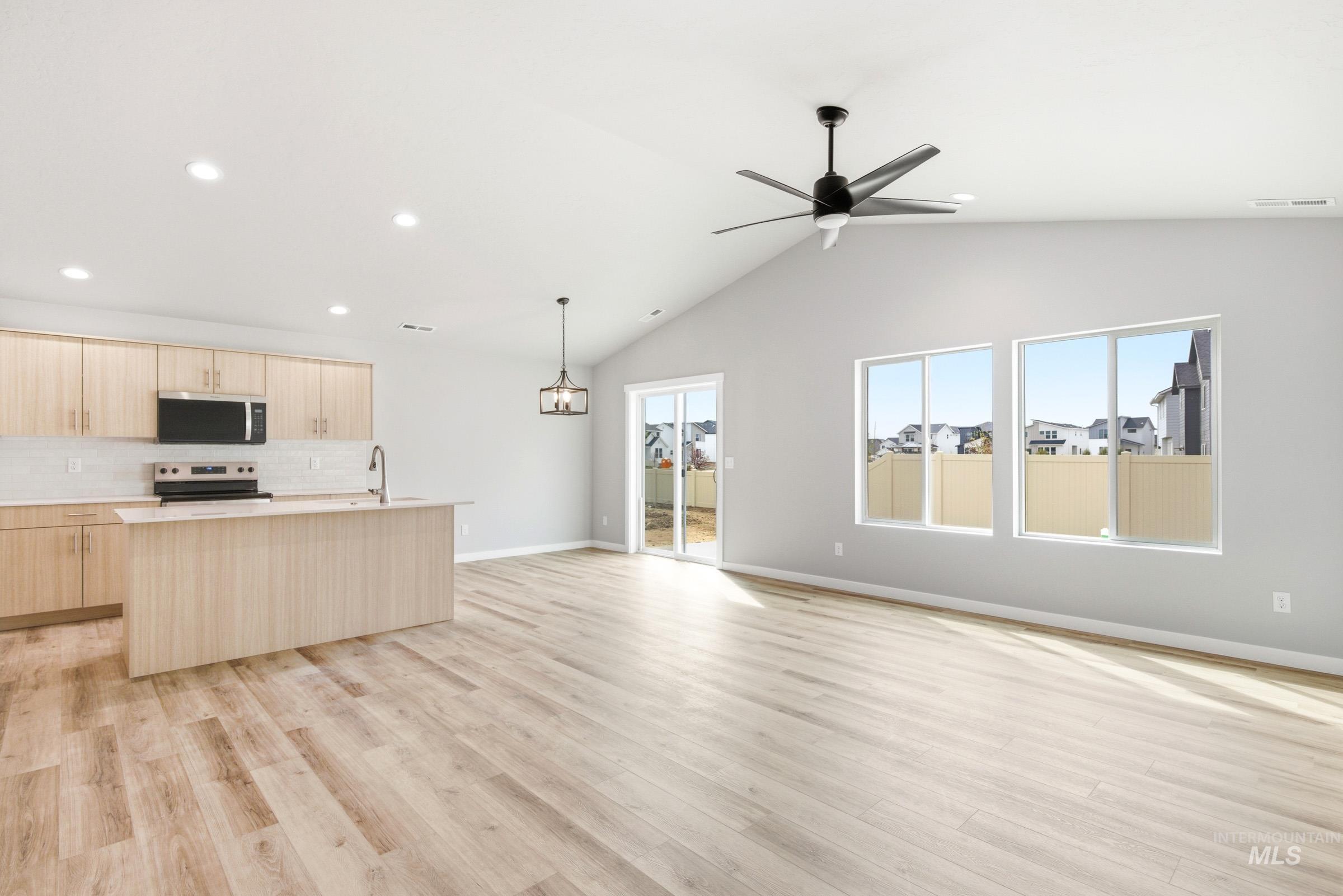 2368 W Red Jasper Dr, Kuna, Idaho 83634, 3 Bedrooms, 2 Bathrooms, Residential For Sale, Price $444,990,MLS 98989905
