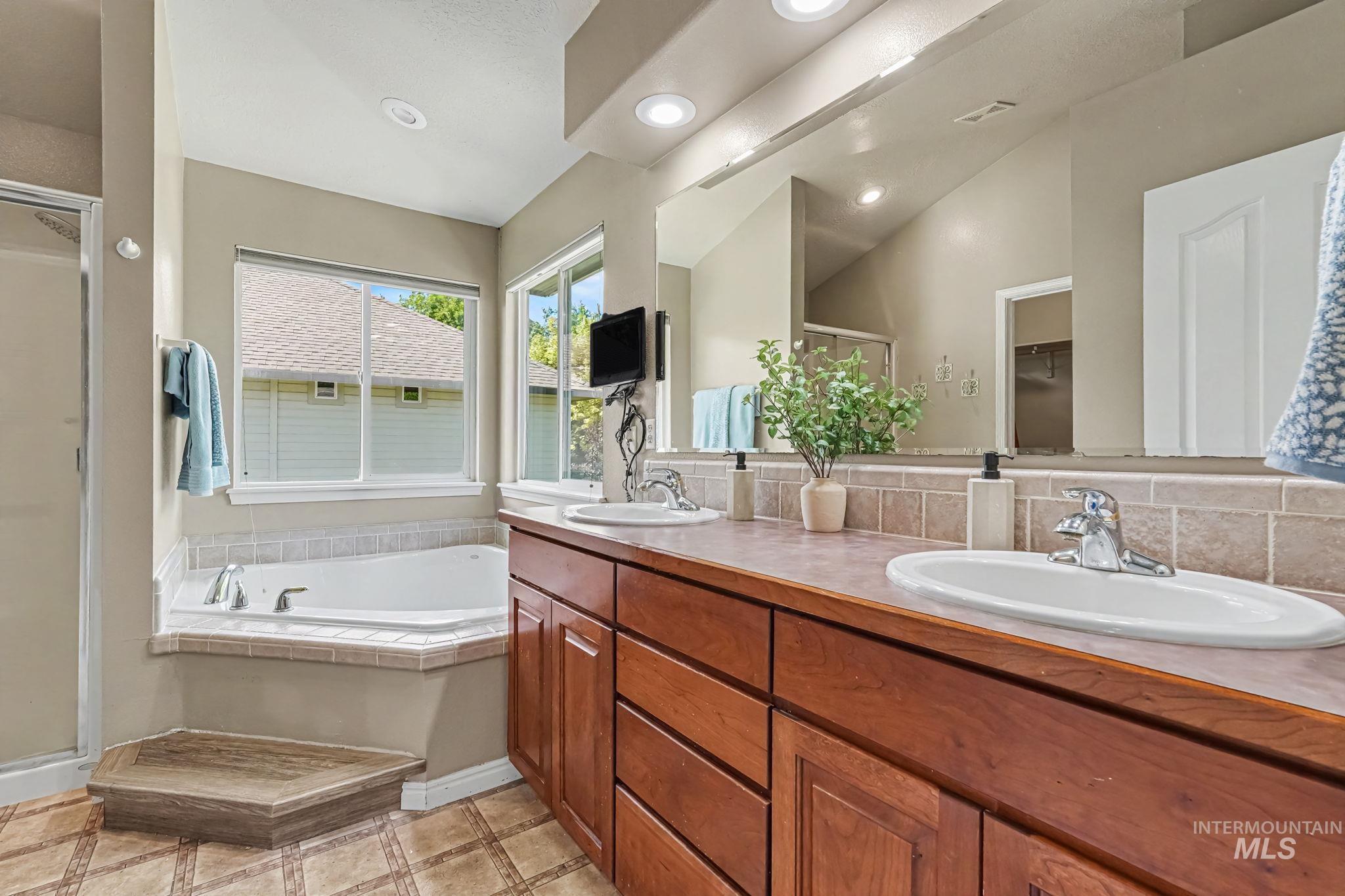 1969 S Wilde Creek Way, Boise, Idaho 83709, 5 Bedrooms, 3.5 Bathrooms, Residential For Sale, Price $799,000,MLS 98989906
