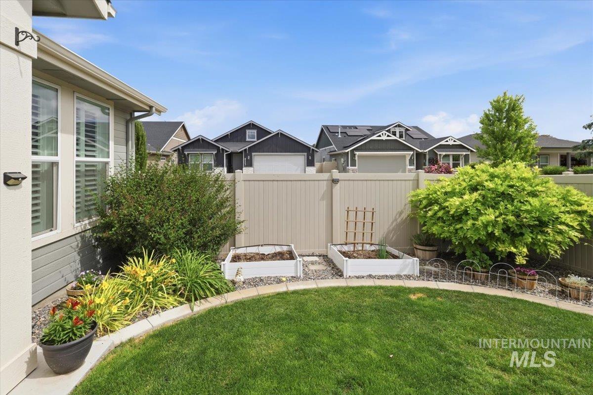 4157 S Lava Springs Loop, Nampa, Idaho 83686-7789, 3 Bedrooms, 2 Bathrooms, Residential For Sale, Price $519,900,MLS 98989909