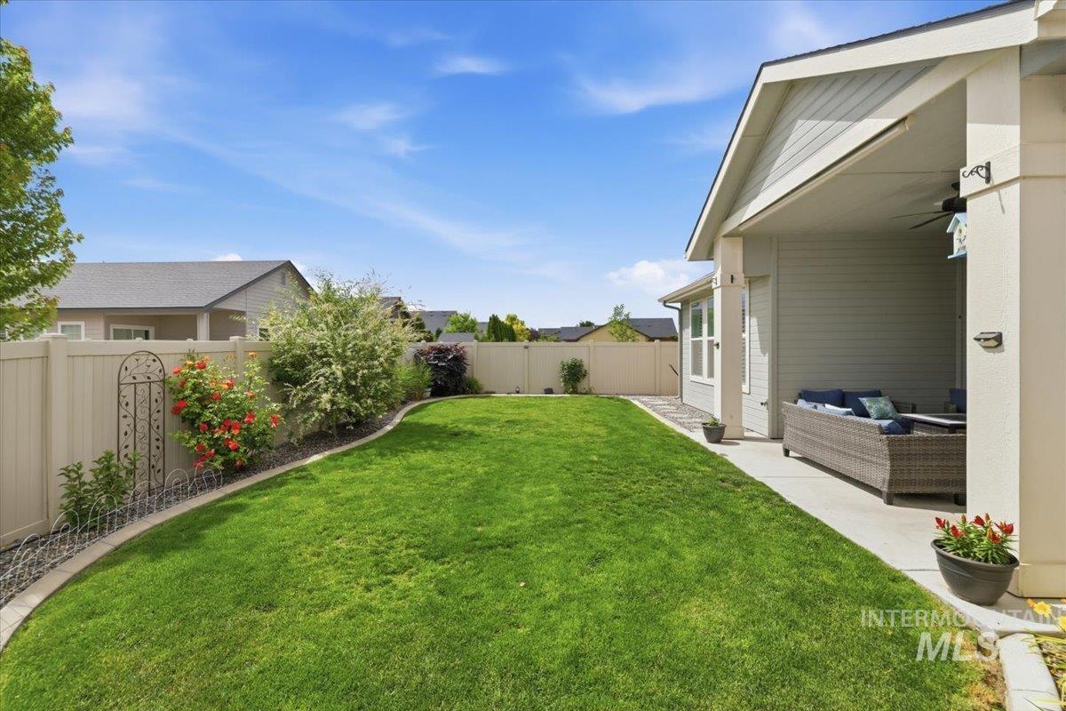 4157 S Lava Springs Loop, Nampa, Idaho 83686-7789, 3 Bedrooms, 2 Bathrooms, Residential For Sale, Price $519,900,MLS 98989909