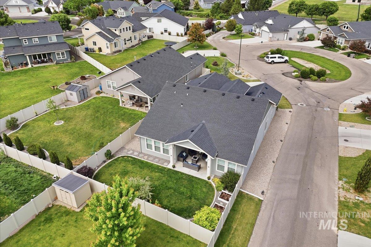 4157 S Lava Springs Loop, Nampa, Idaho 83686-7789, 3 Bedrooms, 2 Bathrooms, Residential For Sale, Price $519,900,MLS 98989909