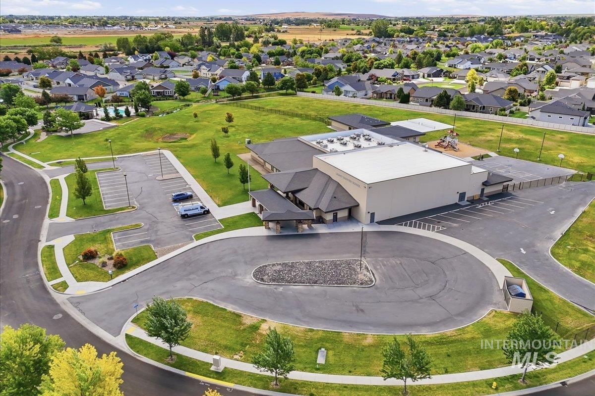 4157 S Lava Springs Loop, Nampa, Idaho 83686-7789, 3 Bedrooms, 2 Bathrooms, Residential For Sale, Price $519,900,MLS 98989909