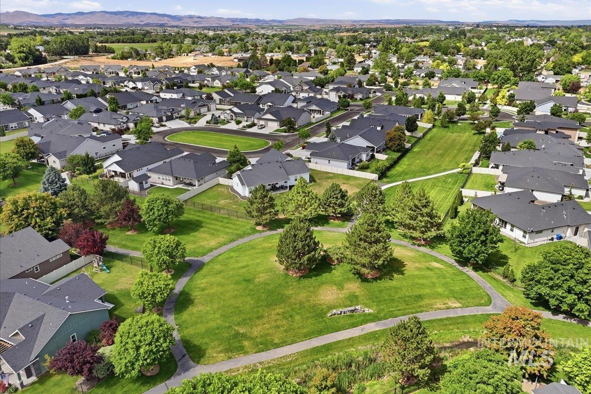 4157 S Lava Springs Loop, Nampa, Idaho 83686-7789, 3 Bedrooms, 2 Bathrooms, Residential For Sale, Price $519,900,MLS 98989909