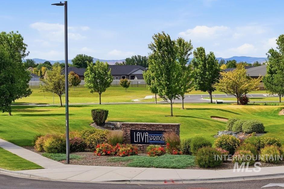 4157 S Lava Springs Loop, Nampa, Idaho 83686-7789, 3 Bedrooms, 2 Bathrooms, Residential For Sale, Price $519,900,MLS 98989909