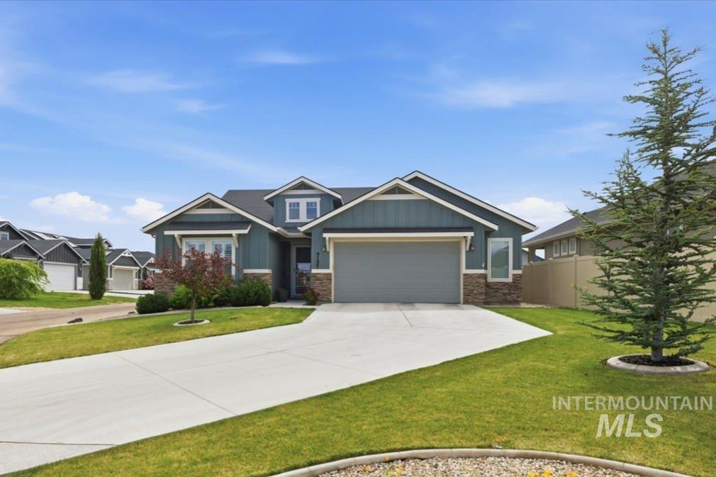 4157 S Lava Springs Loop, Nampa, Idaho 83686-7789, 3 Bedrooms, 2 Bathrooms, Residential For Sale, Price $519,900,MLS 98989909