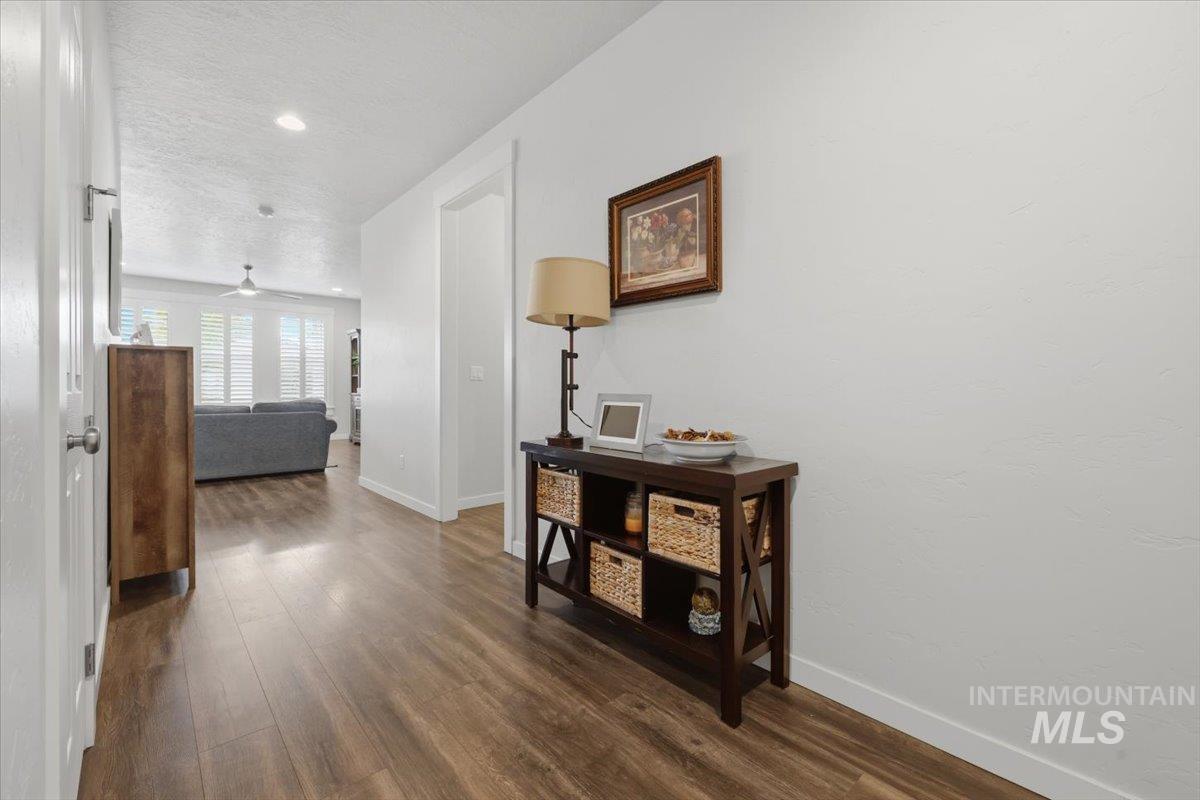 4157 S Lava Springs Loop, Nampa, Idaho 83686-7789, 3 Bedrooms, 2 Bathrooms, Residential For Sale, Price $519,900,MLS 98989909