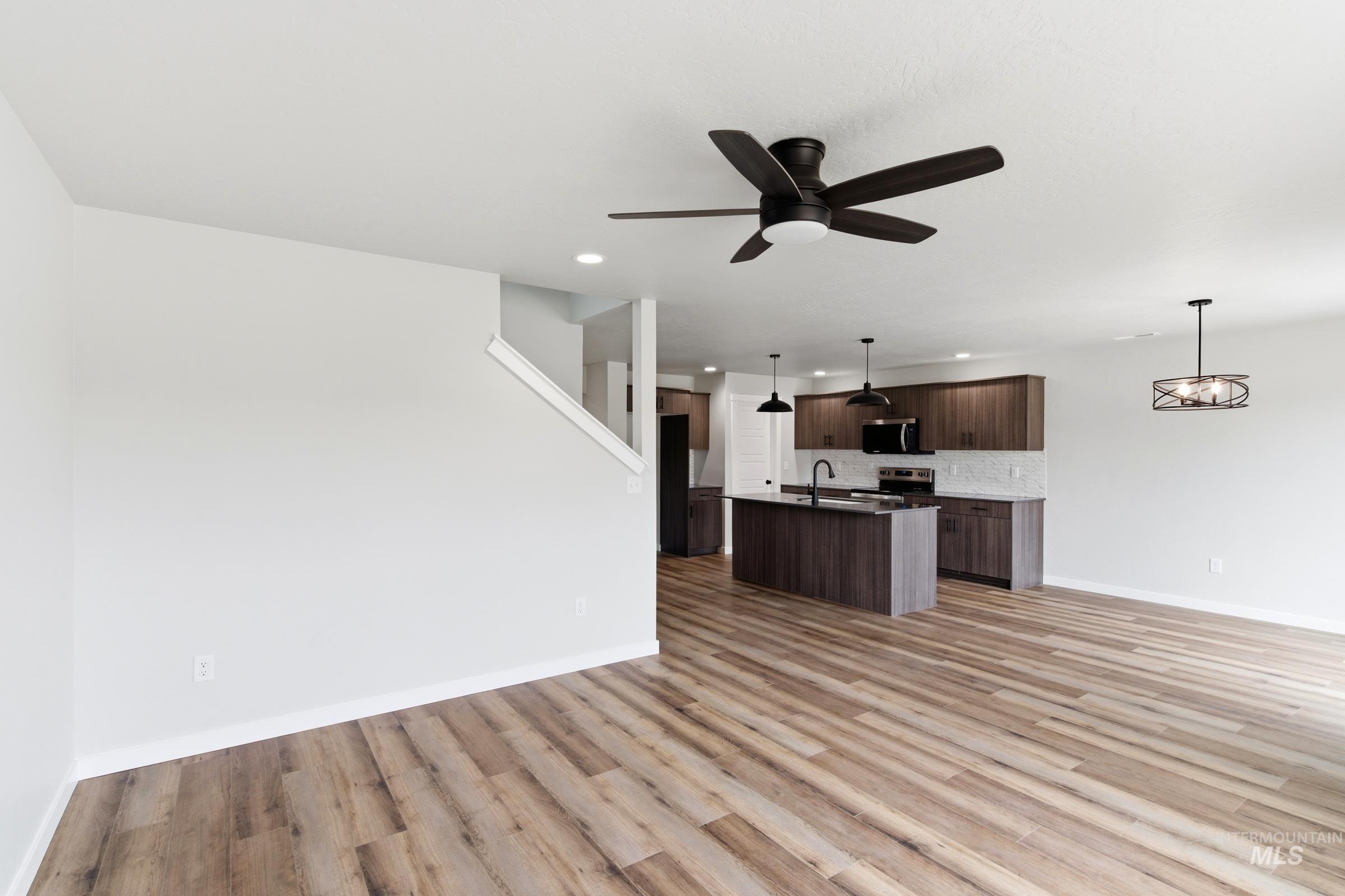 1424 W Braden Dr, Meridian, Idaho 83642, 3 Bedrooms, 2.5 Bathrooms, Residential For Sale, Price $464,990,MLS 98989911