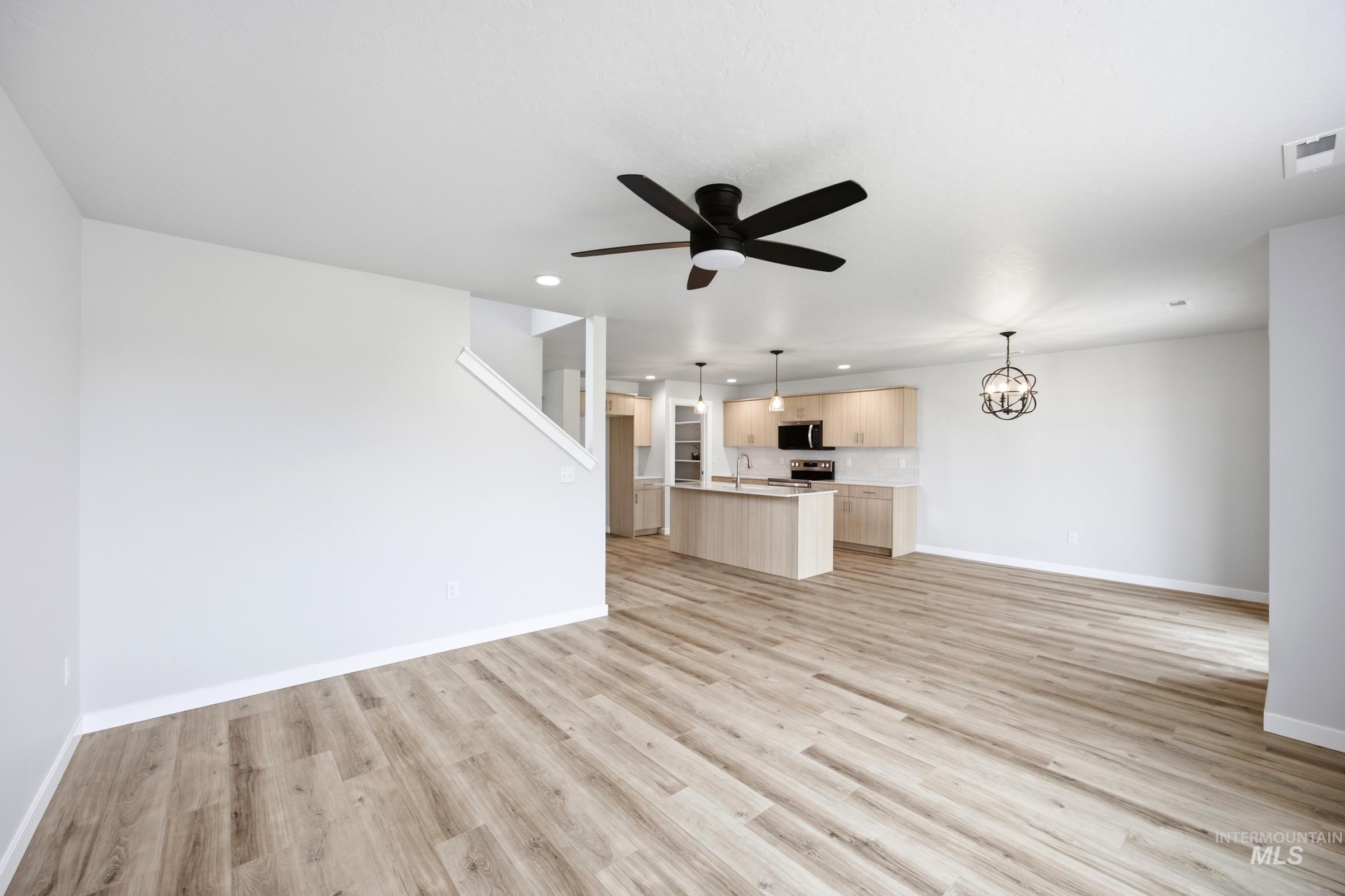 1424 W Braden Dr, Meridian, Idaho 83642, 3 Bedrooms, 2.5 Bathrooms, Residential For Sale, Price $464,990,MLS 98989911