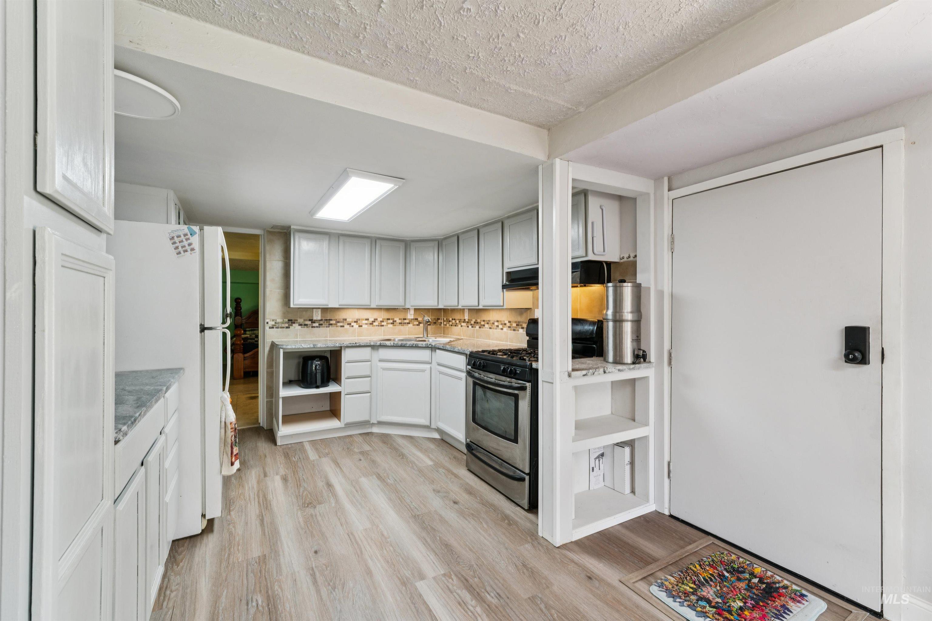 1720 W Roosevelt Avenue, Nampa, Idaho 83651, 2 Bedrooms, 1 Bathroom, Residential For Sale, Price $340,000,MLS 98989917