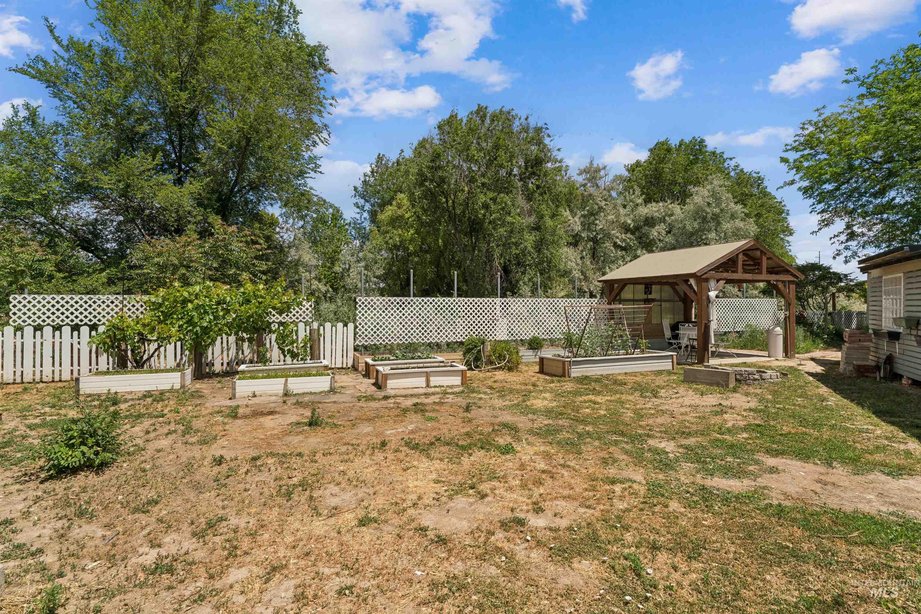 1720 W Roosevelt Avenue, Nampa, Idaho 83651, 2 Bedrooms, 1 Bathroom, Residential For Sale, Price $340,000,MLS 98989917