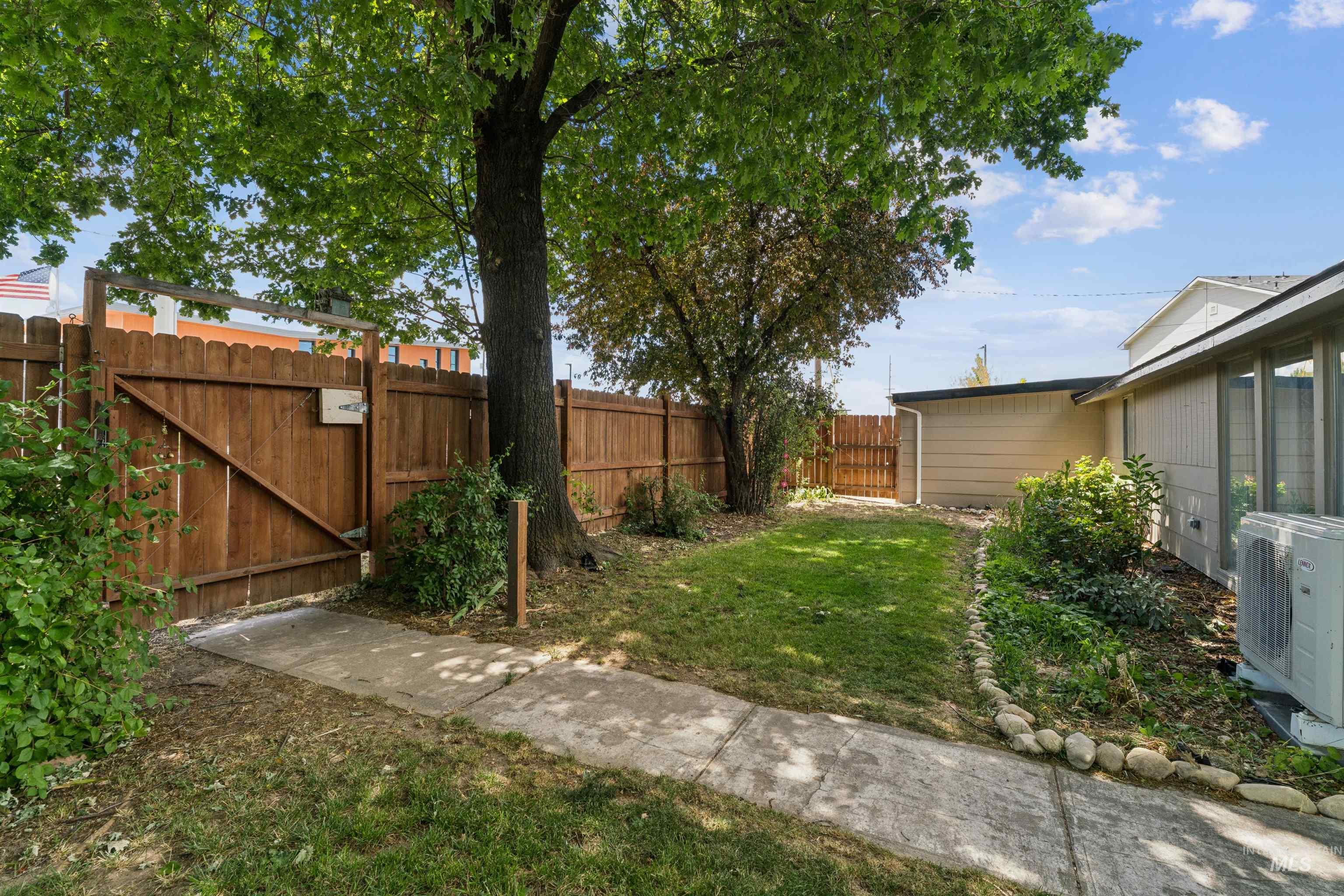 1720 W Roosevelt Avenue, Nampa, Idaho 83651, 2 Bedrooms, 1 Bathroom, Residential For Sale, Price $340,000,MLS 98989917