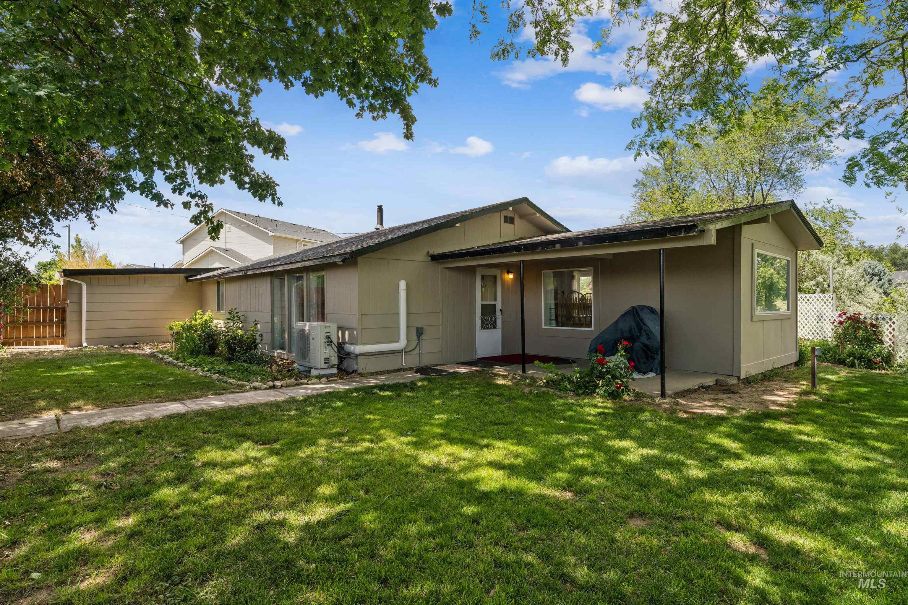 1720 W Roosevelt Avenue, Nampa, Idaho 83651, 2 Bedrooms, 1 Bathroom, Residential For Sale, Price $340,000,MLS 98989917