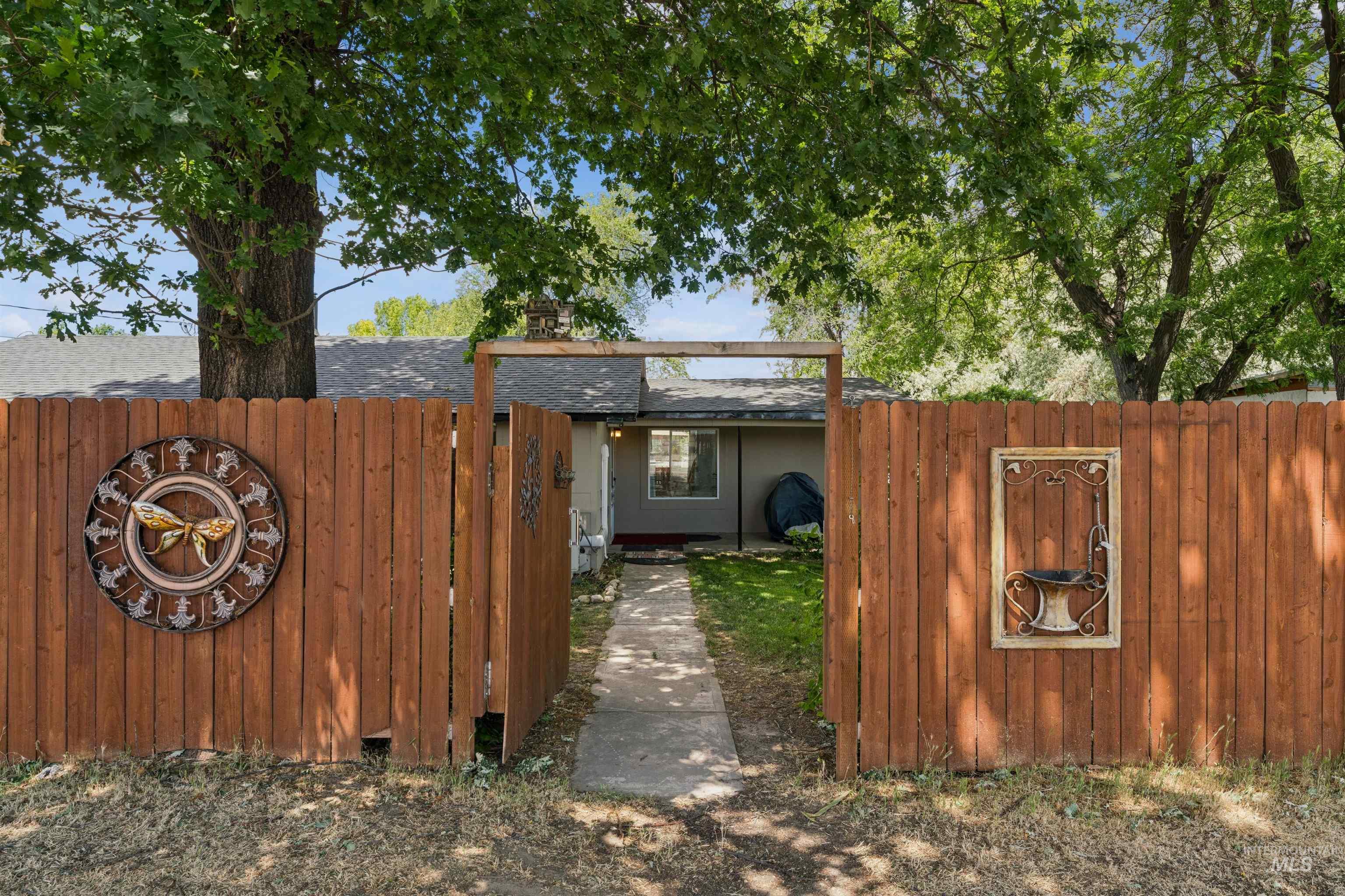 1720 W Roosevelt Avenue, Nampa, Idaho 83651, 2 Bedrooms, 1 Bathroom, Residential For Sale, Price $340,000,MLS 98989917