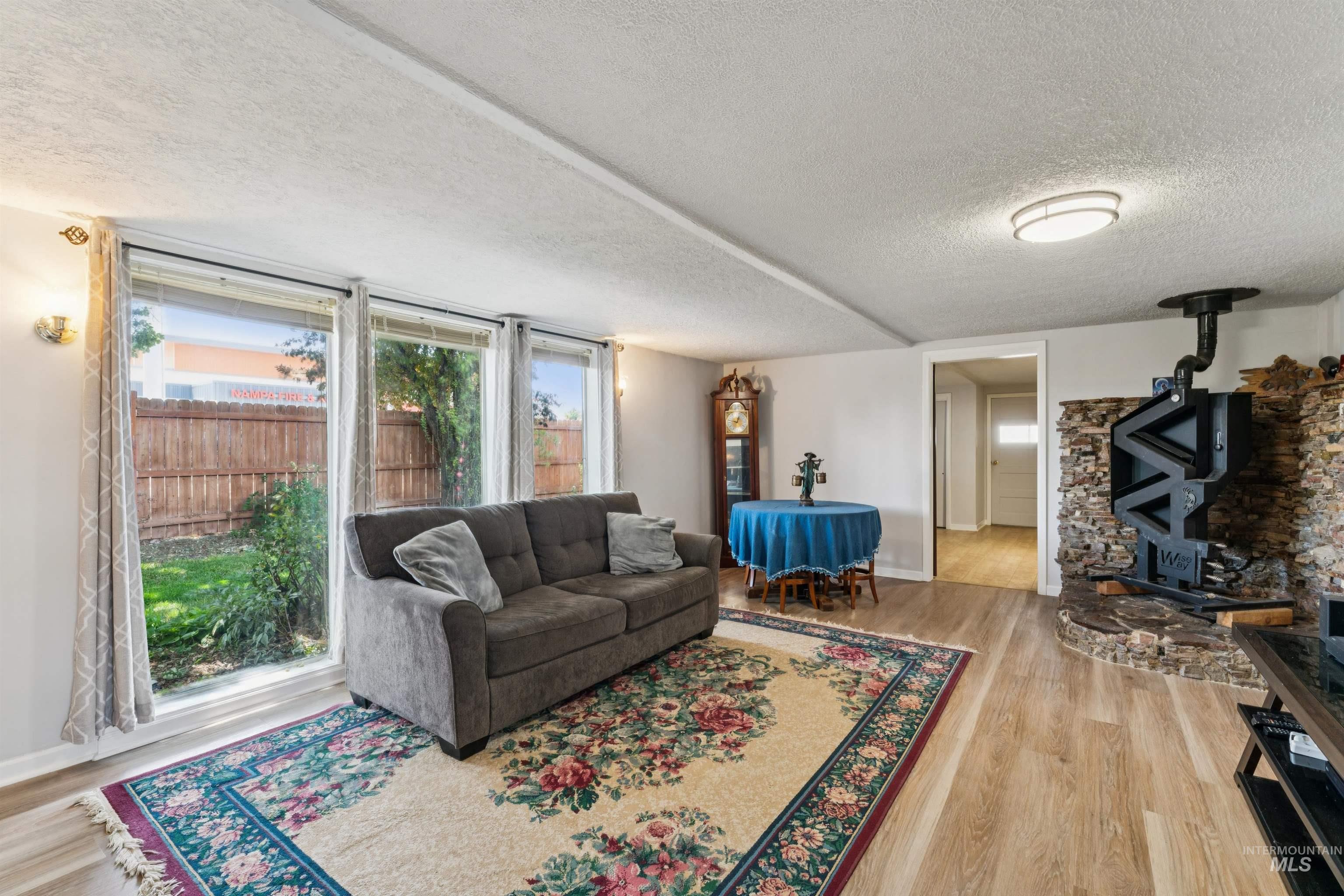 1720 W Roosevelt Avenue, Nampa, Idaho 83651, 2 Bedrooms, 1 Bathroom, Residential For Sale, Price $340,000,MLS 98989917