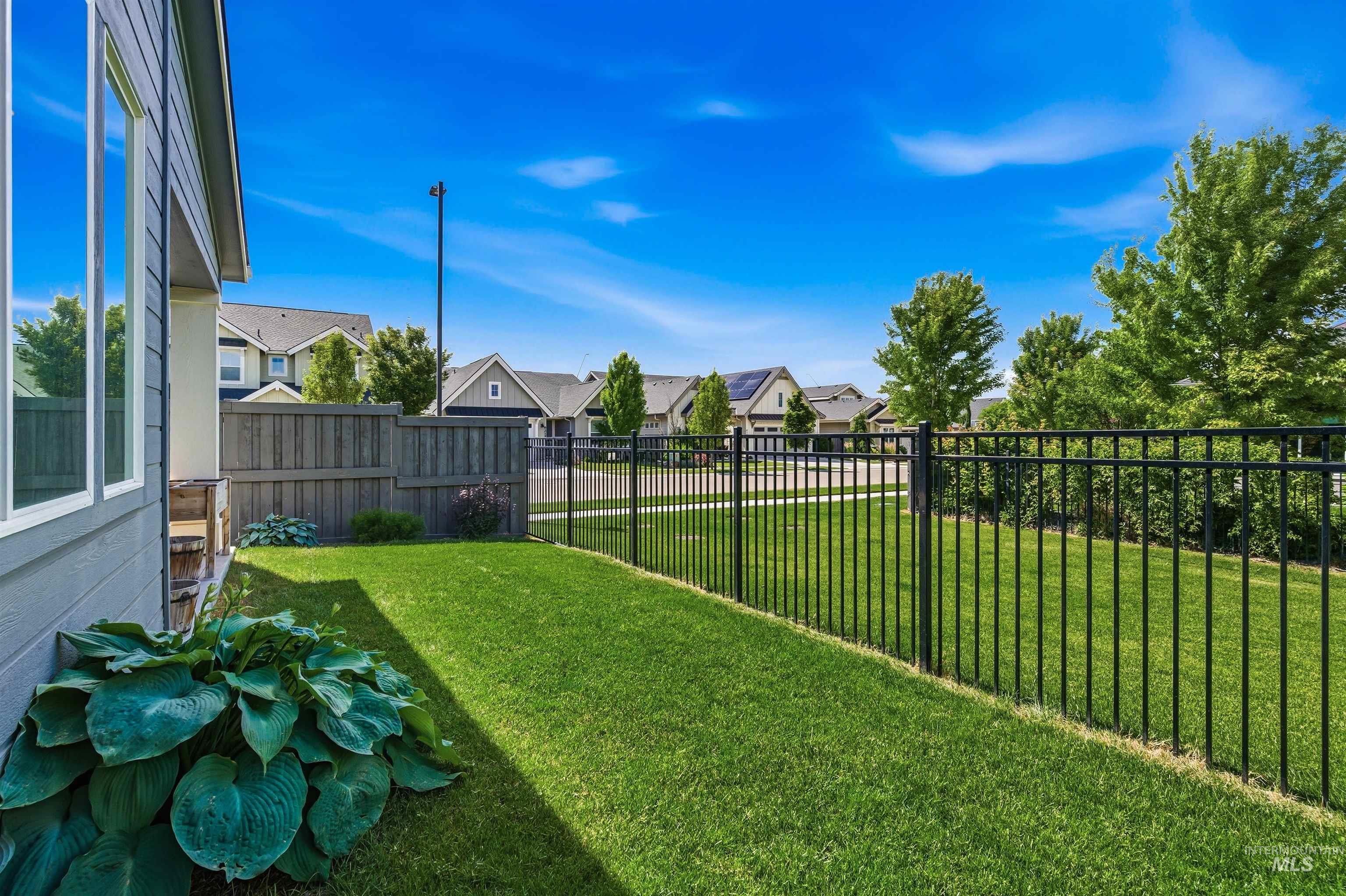 3286 E Collingwood Dr, Meridian, Idaho 83642, 3 Bedrooms, 2.5 Bathrooms, Residential For Sale, Price $524,900,MLS 98989921