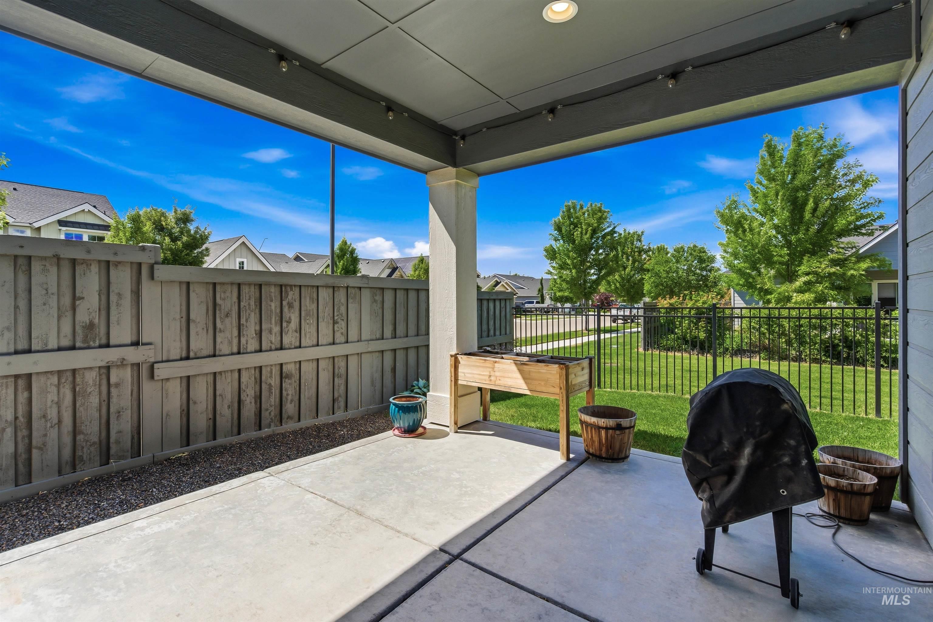 3286 E Collingwood Dr, Meridian, Idaho 83642, 3 Bedrooms, 2.5 Bathrooms, Residential For Sale, Price $524,900,MLS 98989921