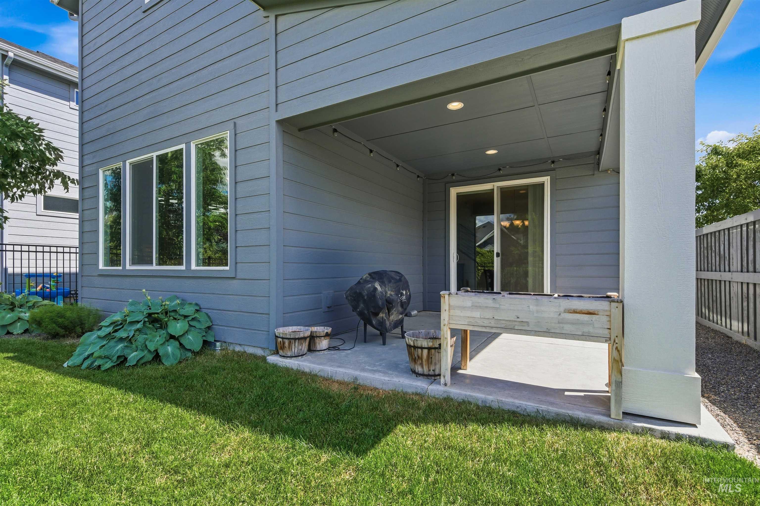 3286 E Collingwood Dr, Meridian, Idaho 83642, 3 Bedrooms, 2.5 Bathrooms, Residential For Sale, Price $524,900,MLS 98989921