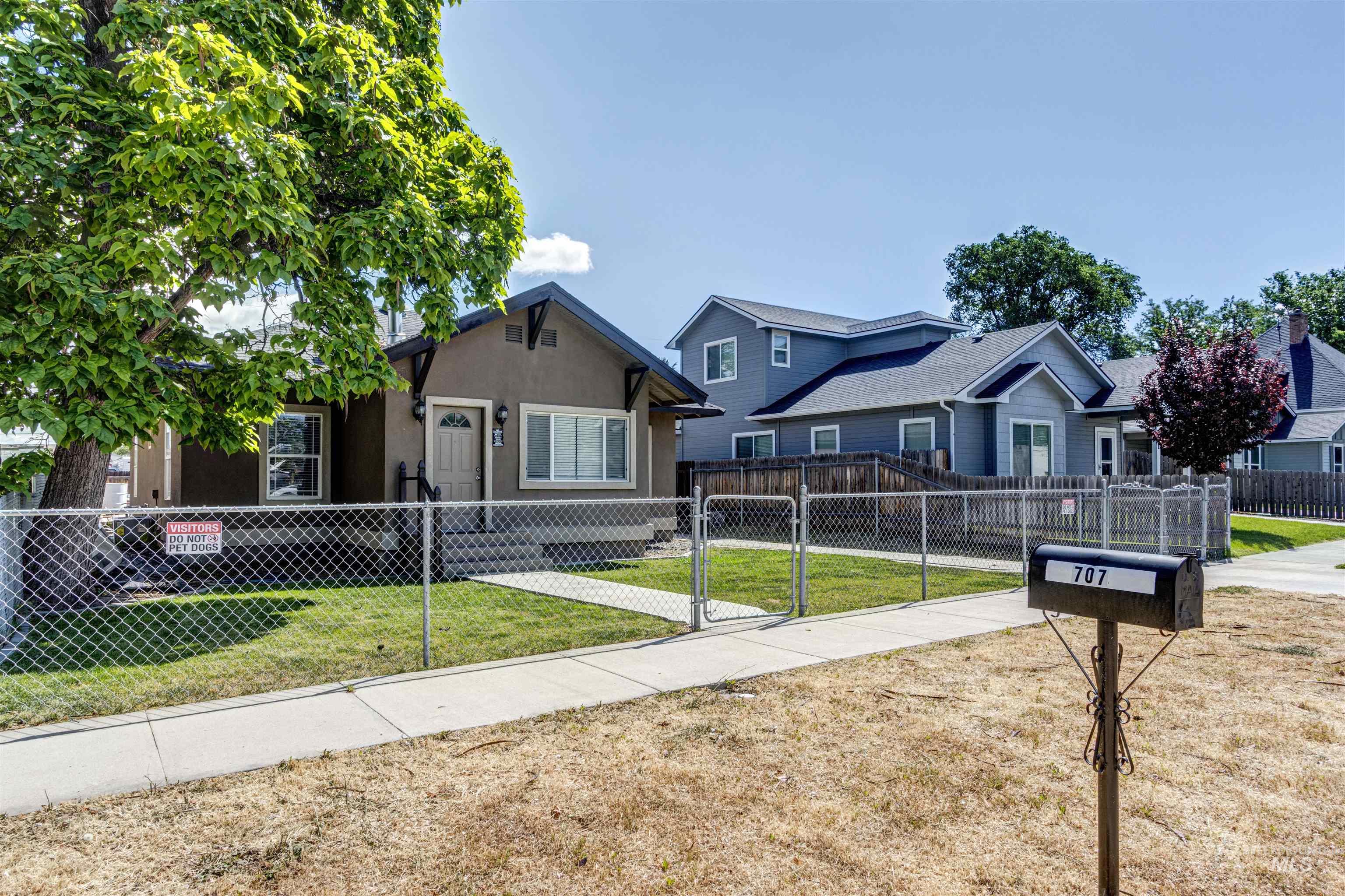 707 E Denver, Caldwell, Idaho 83605-3351, 2 Bedrooms, 1 Bathroom, Residential For Sale, Price $312,999,MLS 98989924