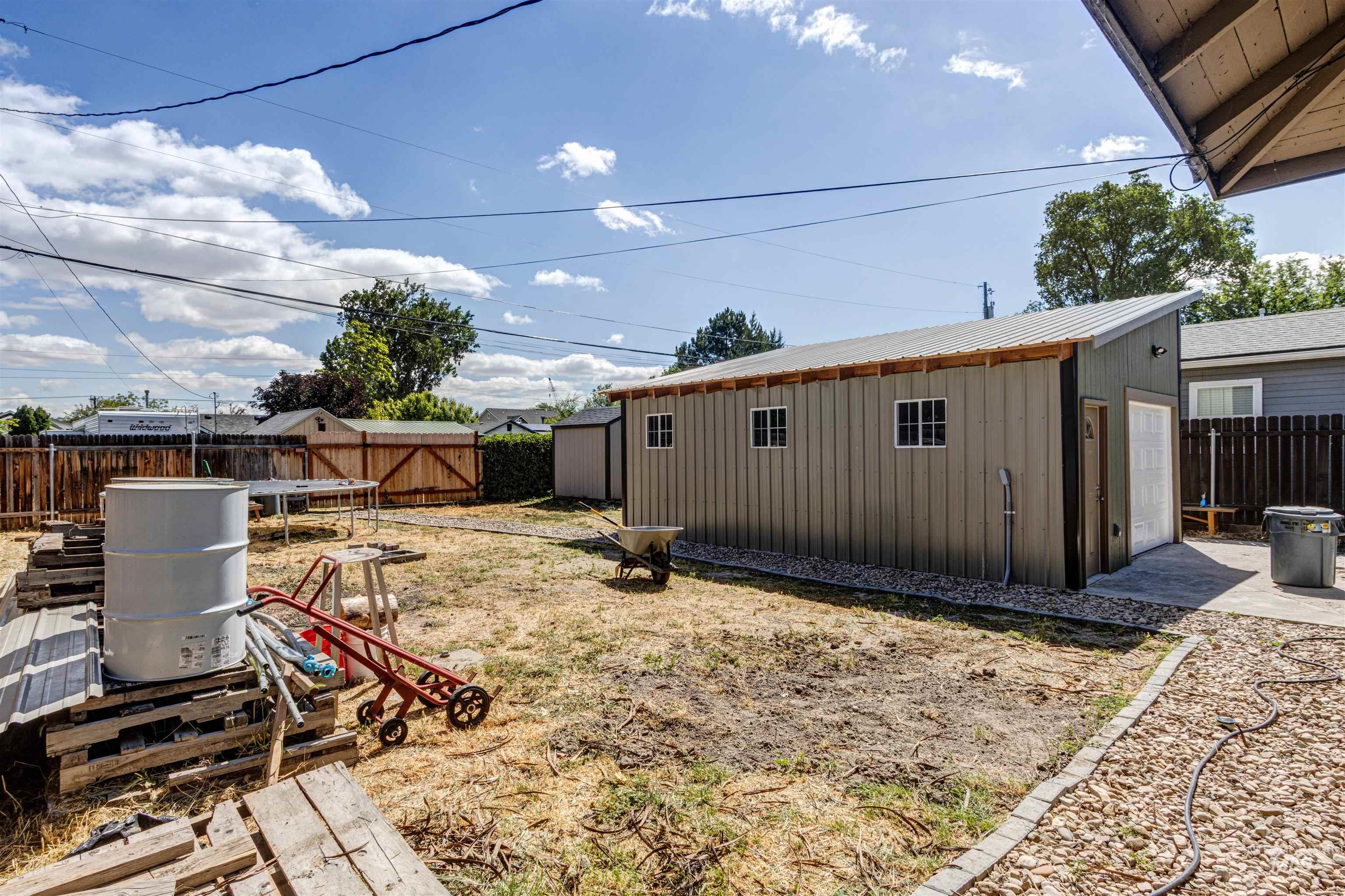 707 E Denver, Caldwell, Idaho 83605-3351, 2 Bedrooms, 1 Bathroom, Residential For Sale, Price $312,999,MLS 98989924