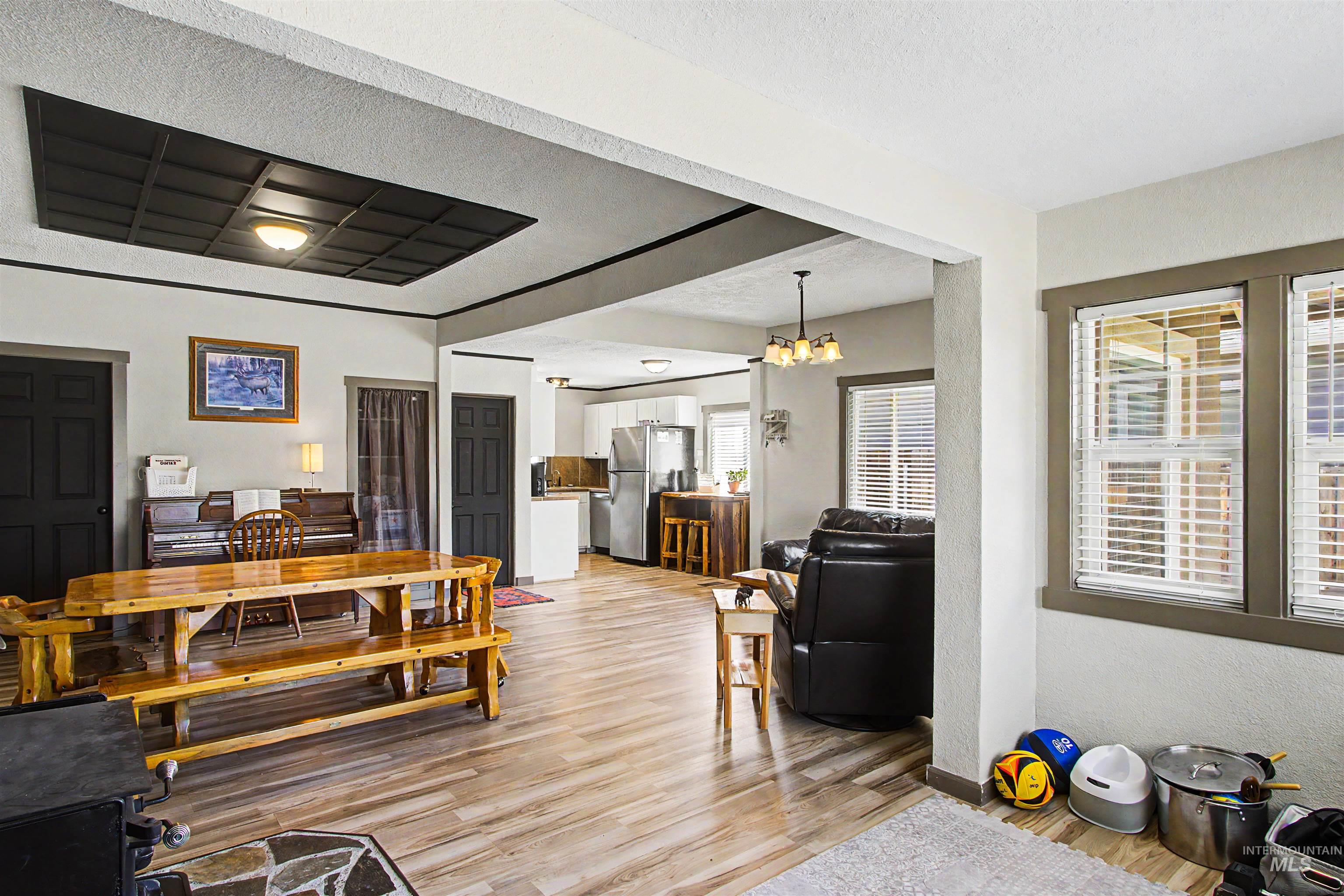 707 E Denver, Caldwell, Idaho 83605-3351, 2 Bedrooms, 1 Bathroom, Residential For Sale, Price $312,999,MLS 98989924
