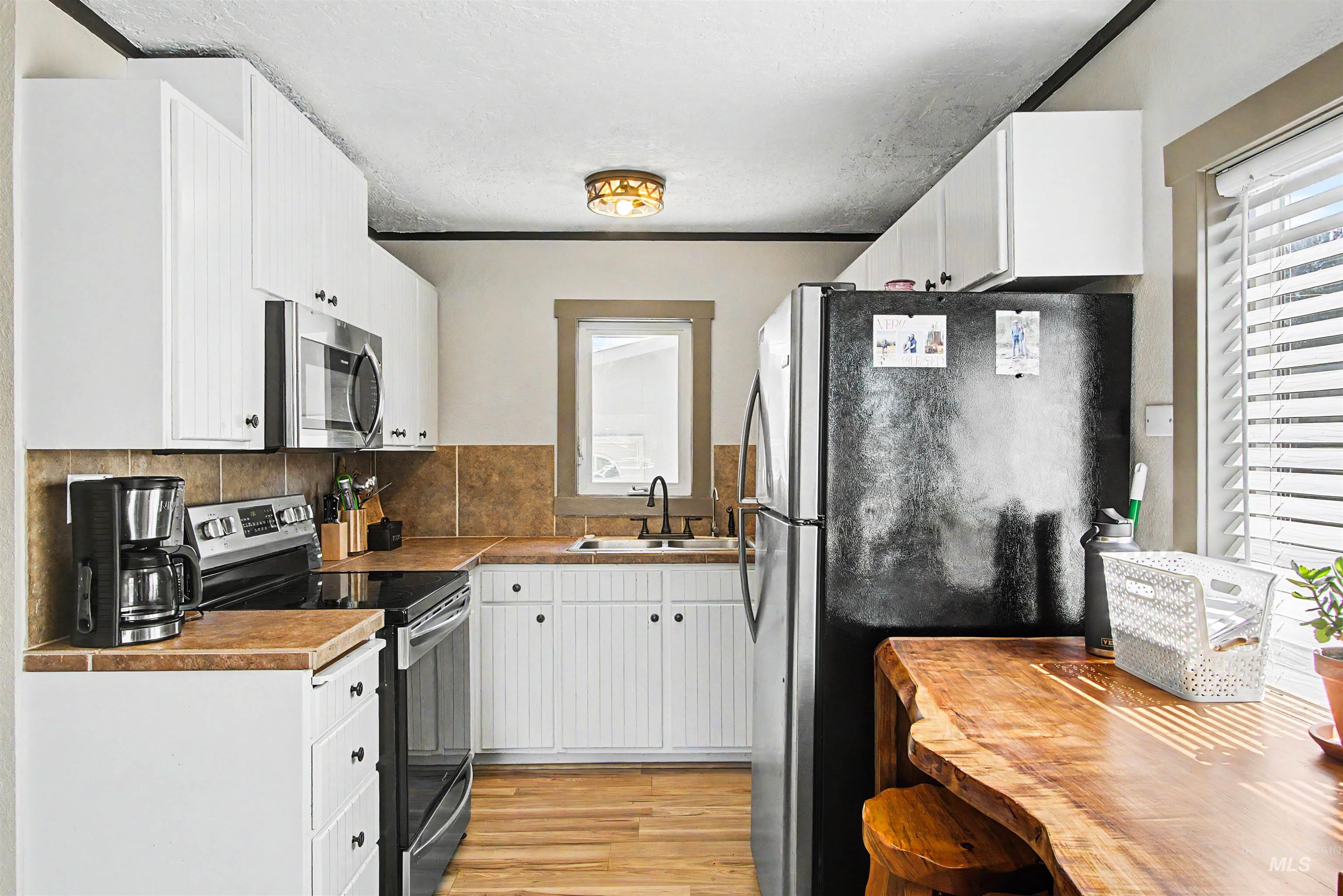 707 E Denver, Caldwell, Idaho 83605-3351, 2 Bedrooms, 1 Bathroom, Residential For Sale, Price $312,999,MLS 98989924