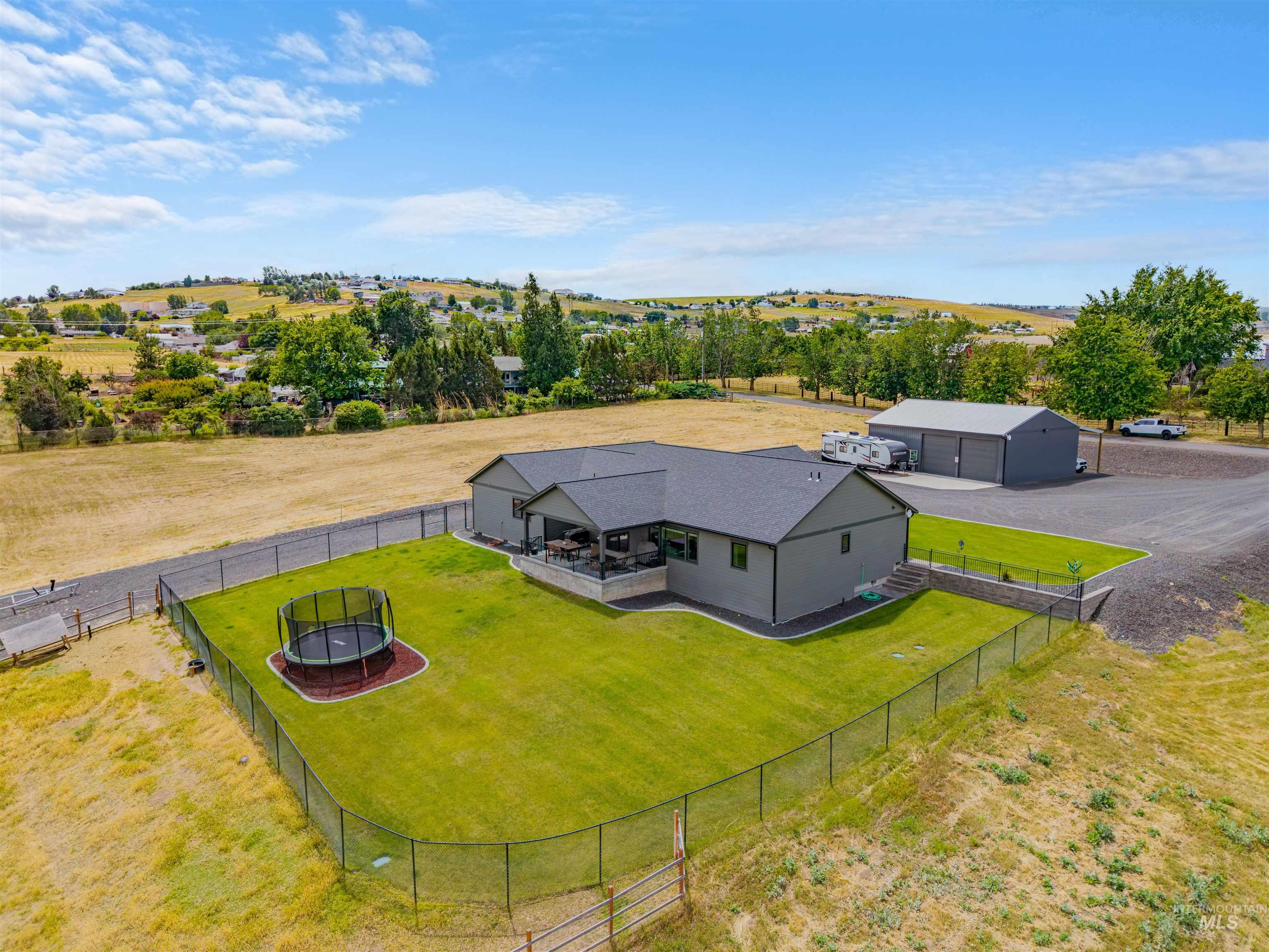 2581 26th St., Clarkston, Washington 99403, 4 Bedrooms, 2.5 Bathrooms, Residential For Sale, Price $865,000,MLS 98989926