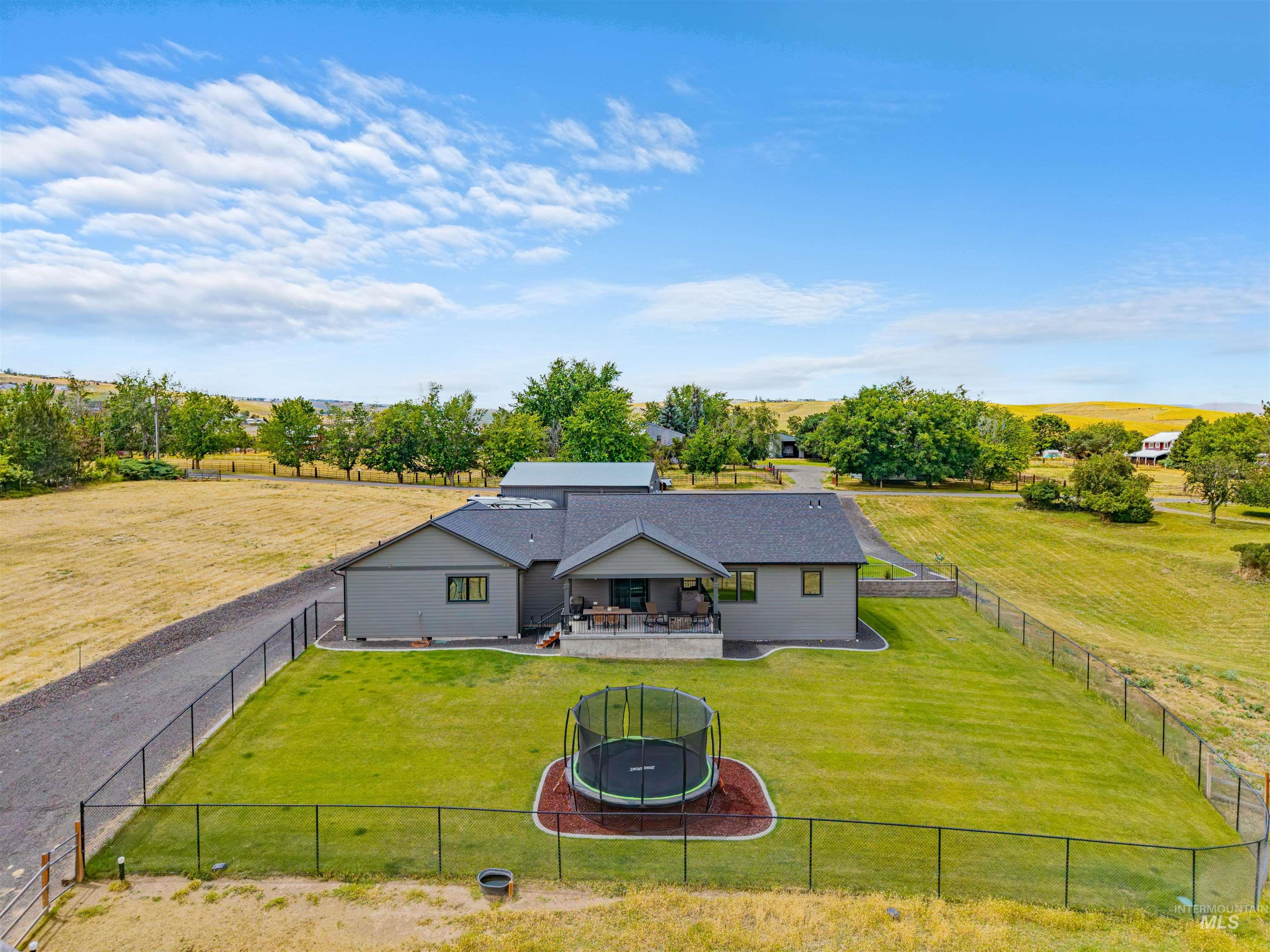 2581 26th St., Clarkston, Washington 99403, 4 Bedrooms, 2.5 Bathrooms, Residential For Sale, Price $865,000,MLS 98989926