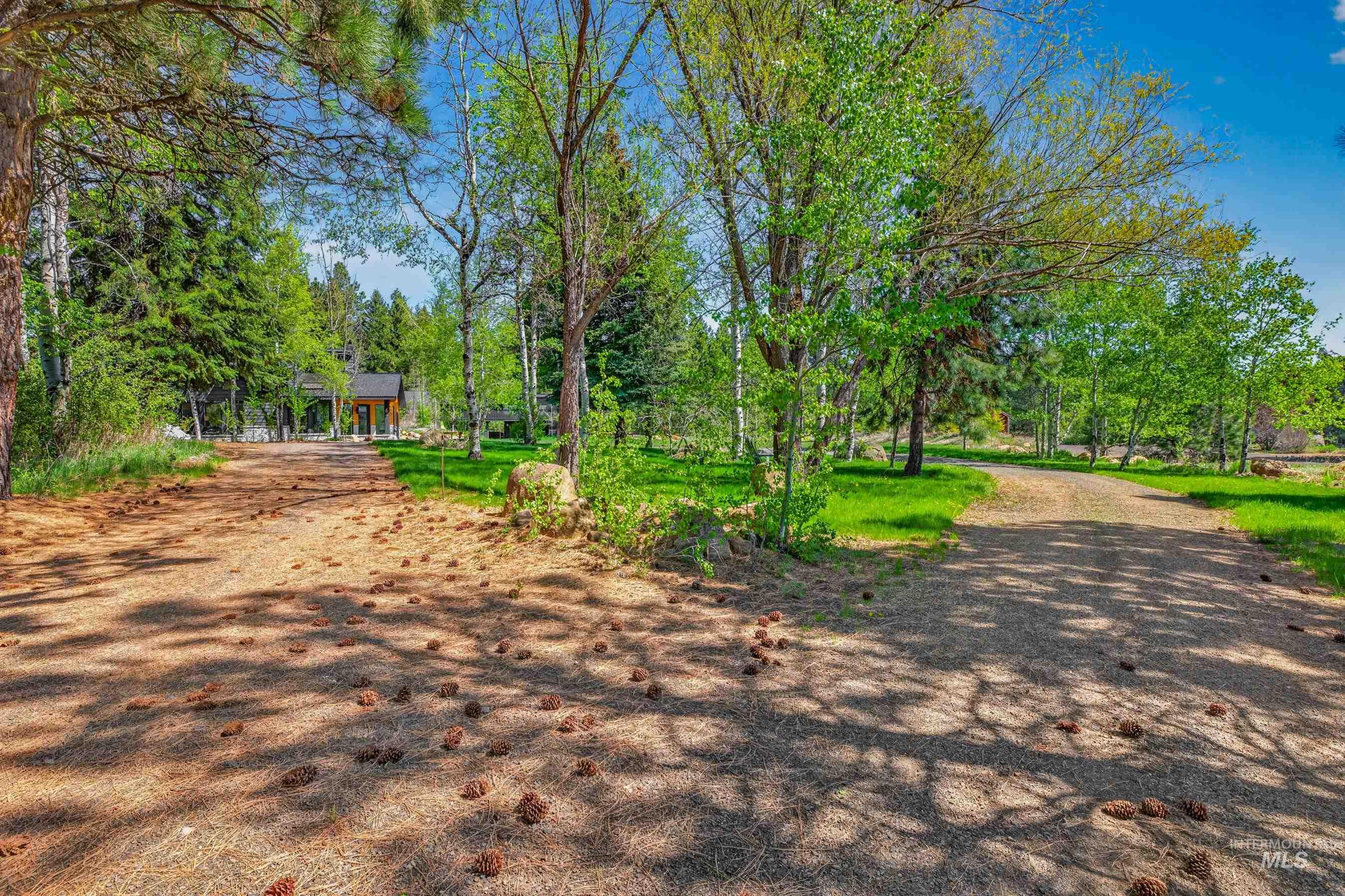 64 Ilka Lane, McCall, Idaho 83638, 4 Bedrooms, 2.5 Bathrooms, Residential For Sale, Price $1,894,900,MLS 98989927