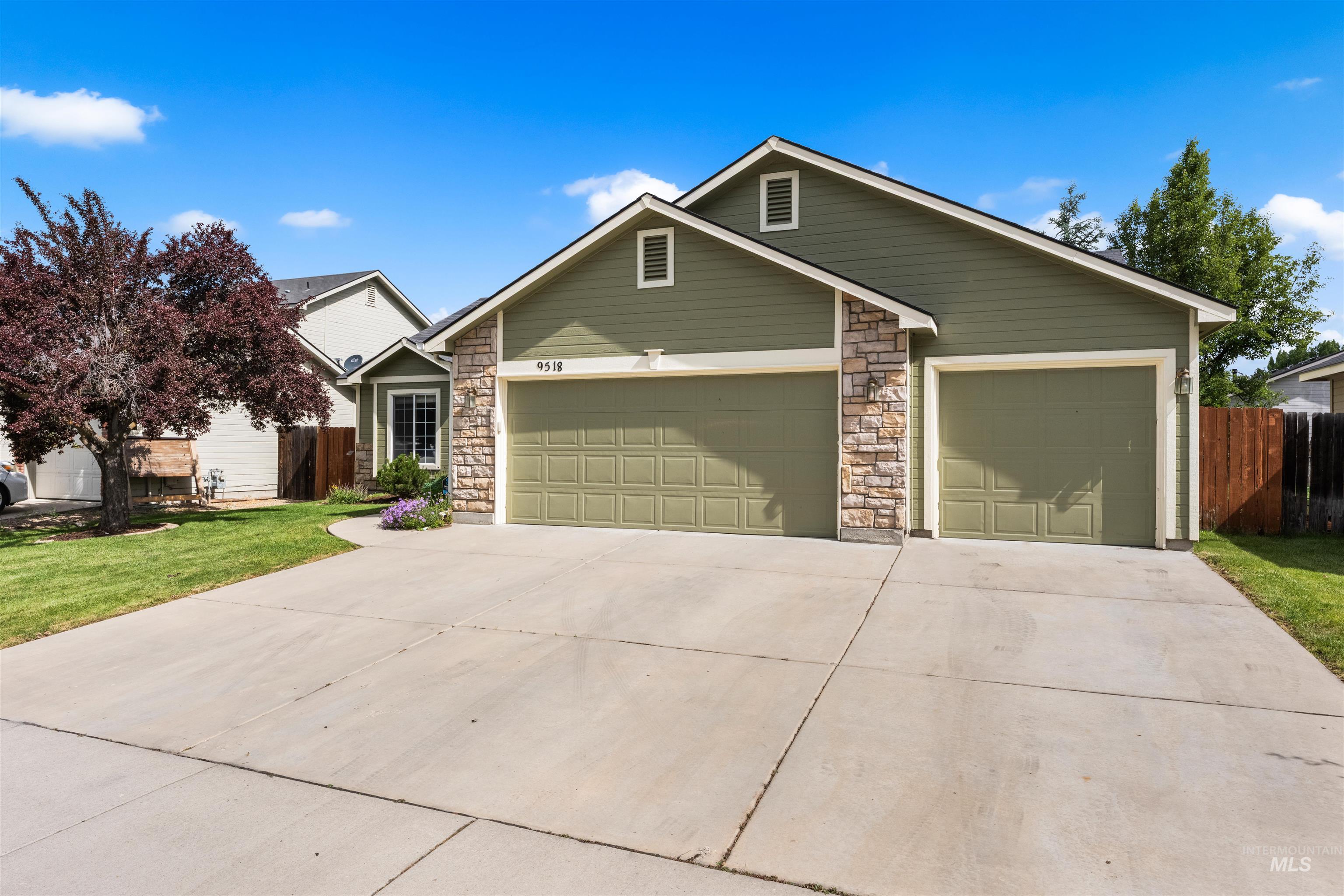 9518 W Kate Dr, Boise, Idaho 83714, 3 Bedrooms, 2 Bathrooms, Residential For Sale, Price $485,000,MLS 98989928
