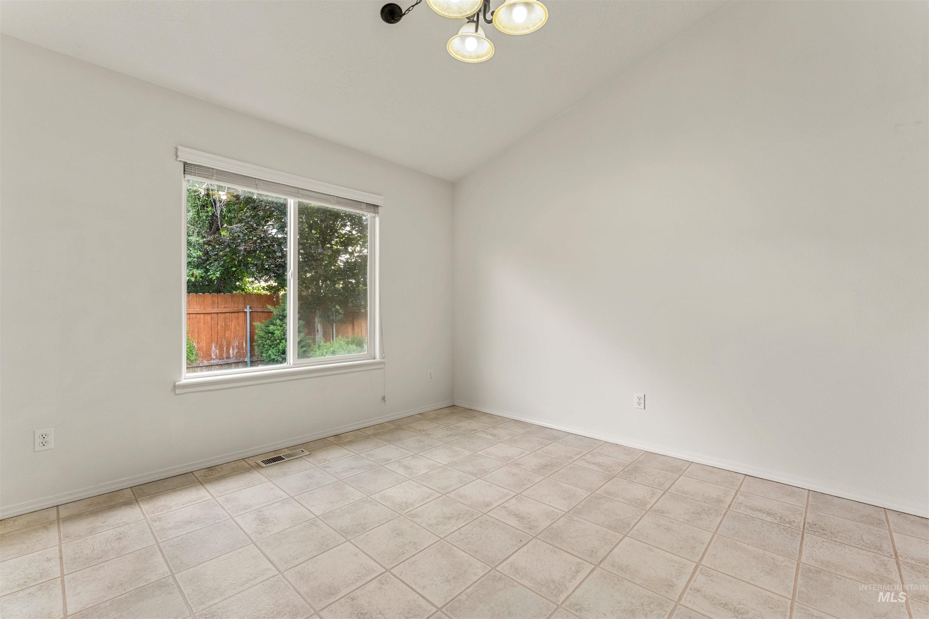 9518 W Kate Dr, Boise, Idaho 83714, 3 Bedrooms, 2 Bathrooms, Residential For Sale, Price $485,000,MLS 98989928