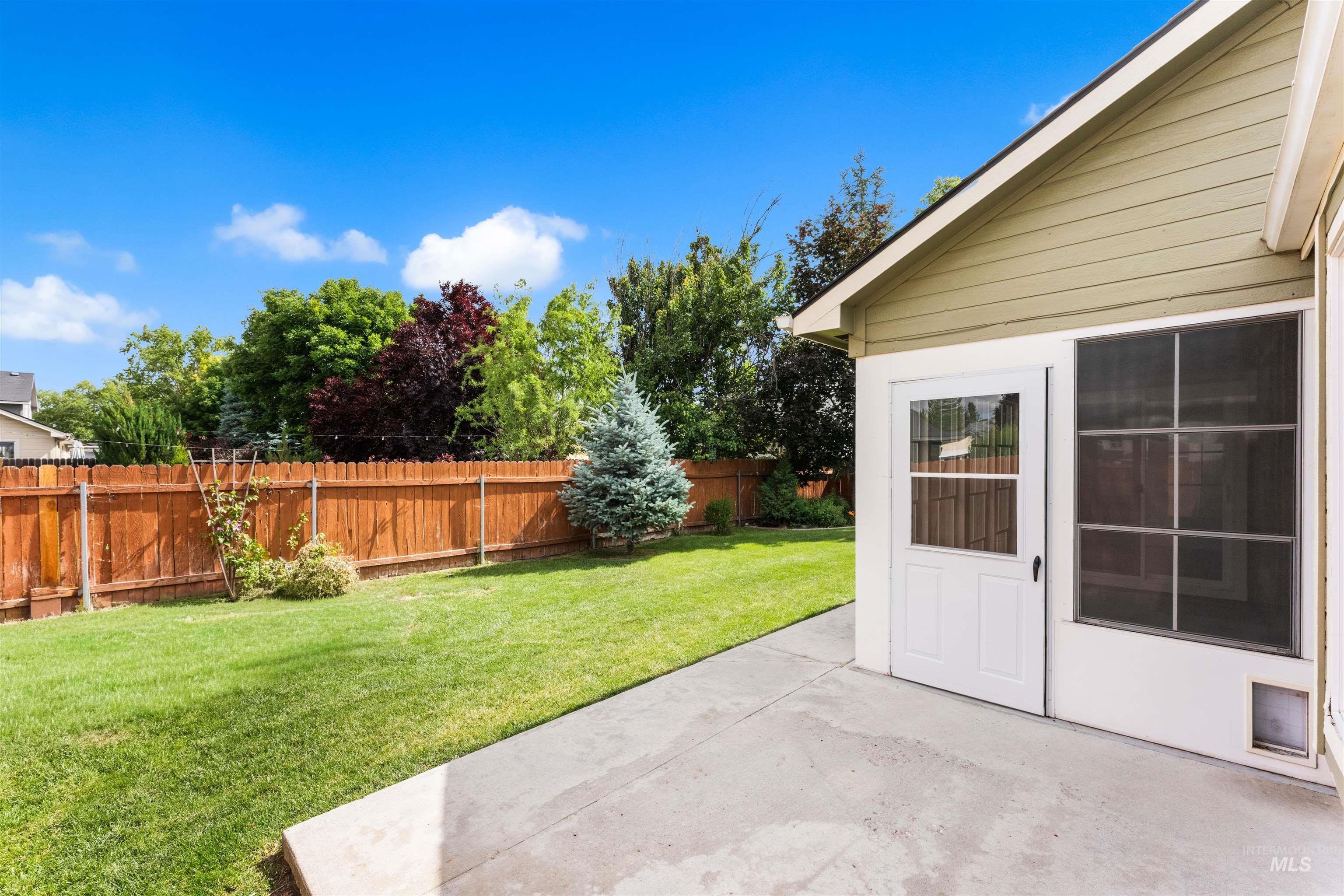 9518 W Kate Dr, Boise, Idaho 83714, 3 Bedrooms, 2 Bathrooms, Residential For Sale, Price $485,000,MLS 98989928
