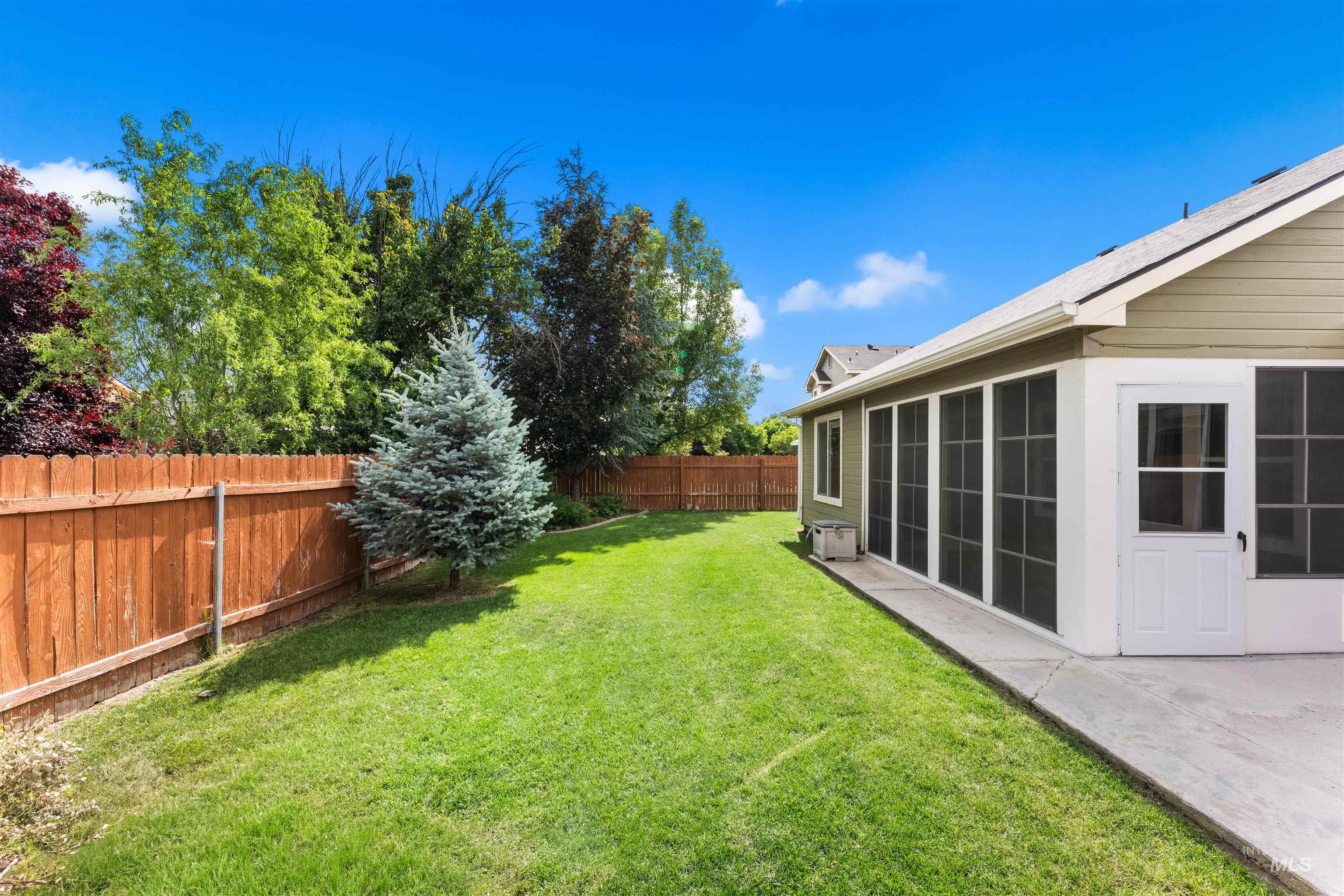 9518 W Kate Dr, Boise, Idaho 83714, 3 Bedrooms, 2 Bathrooms, Residential For Sale, Price $485,000,MLS 98989928