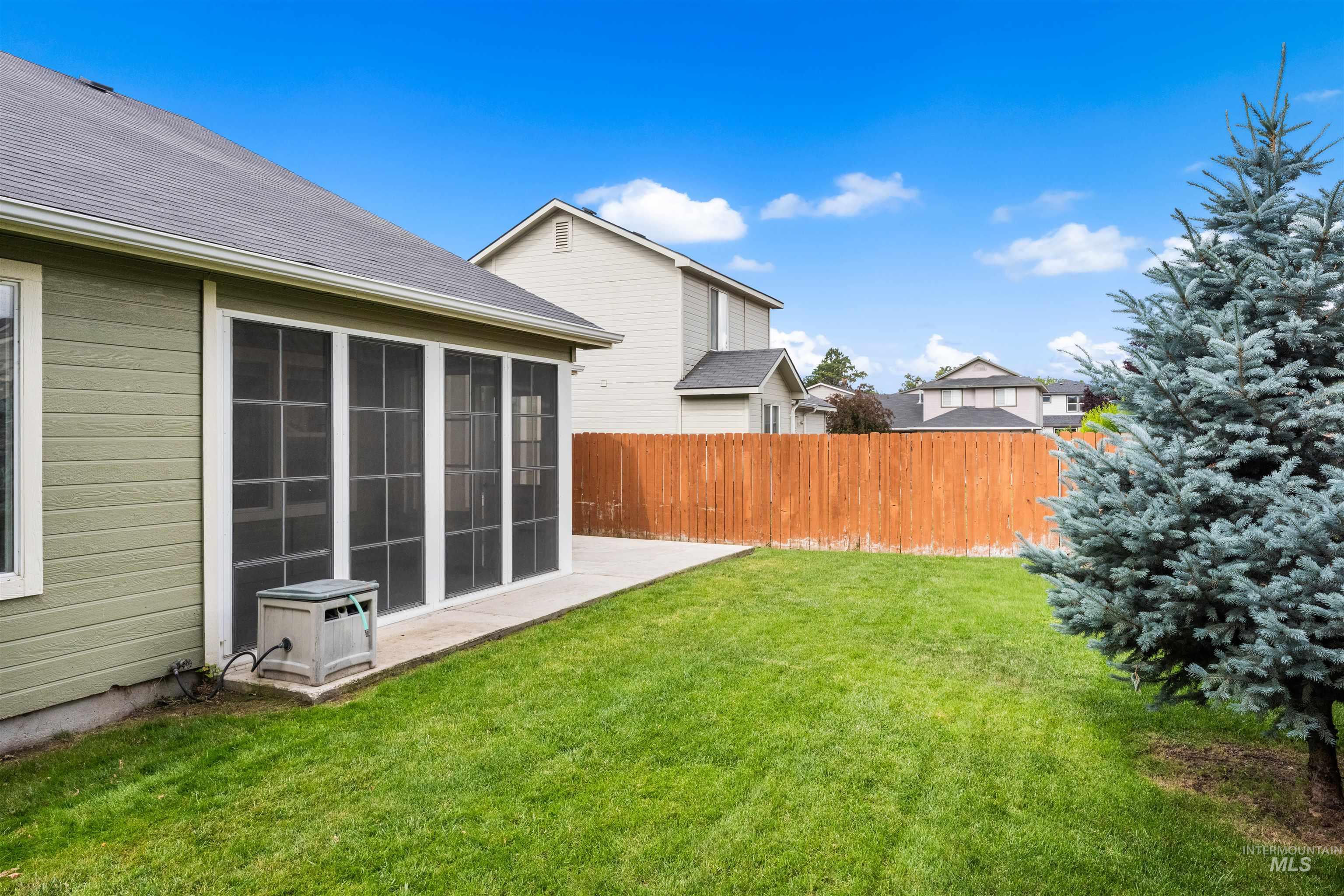 9518 W Kate Dr, Boise, Idaho 83714, 3 Bedrooms, 2 Bathrooms, Residential For Sale, Price $485,000,MLS 98989928