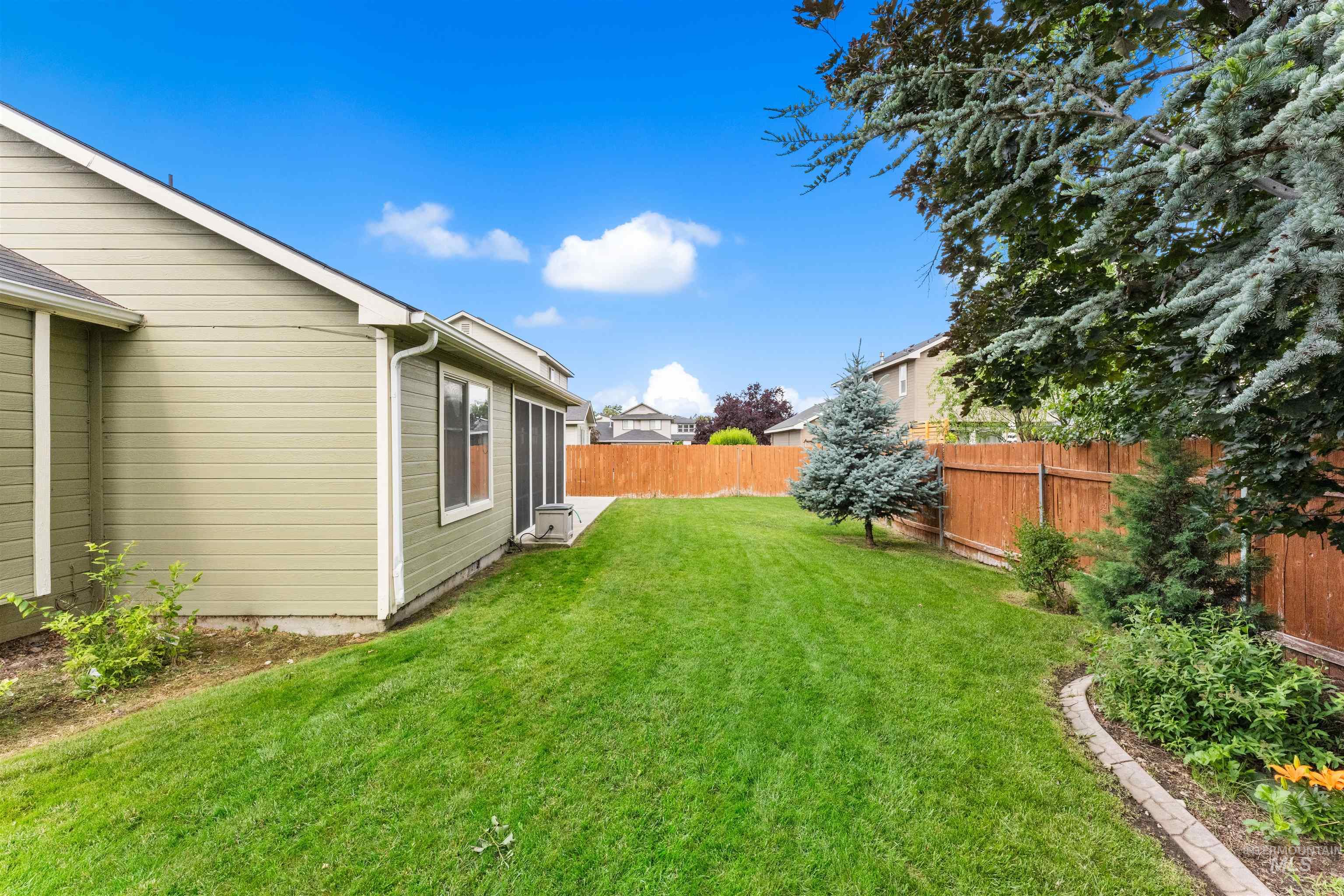 9518 W Kate Dr, Boise, Idaho 83714, 3 Bedrooms, 2 Bathrooms, Residential For Sale, Price $485,000,MLS 98989928