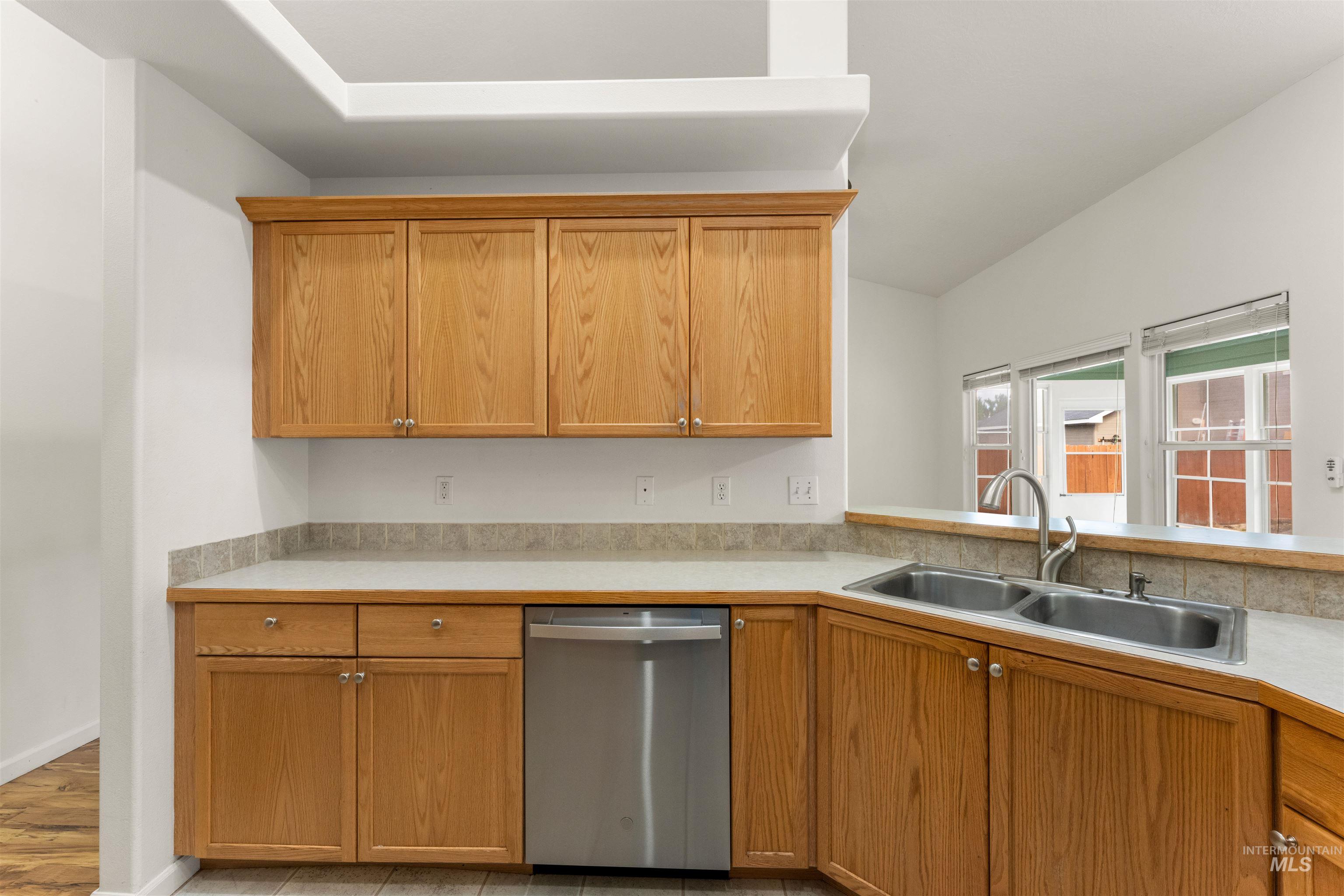 9518 W Kate Dr, Boise, Idaho 83714, 3 Bedrooms, 2 Bathrooms, Residential For Sale, Price $485,000,MLS 98989928