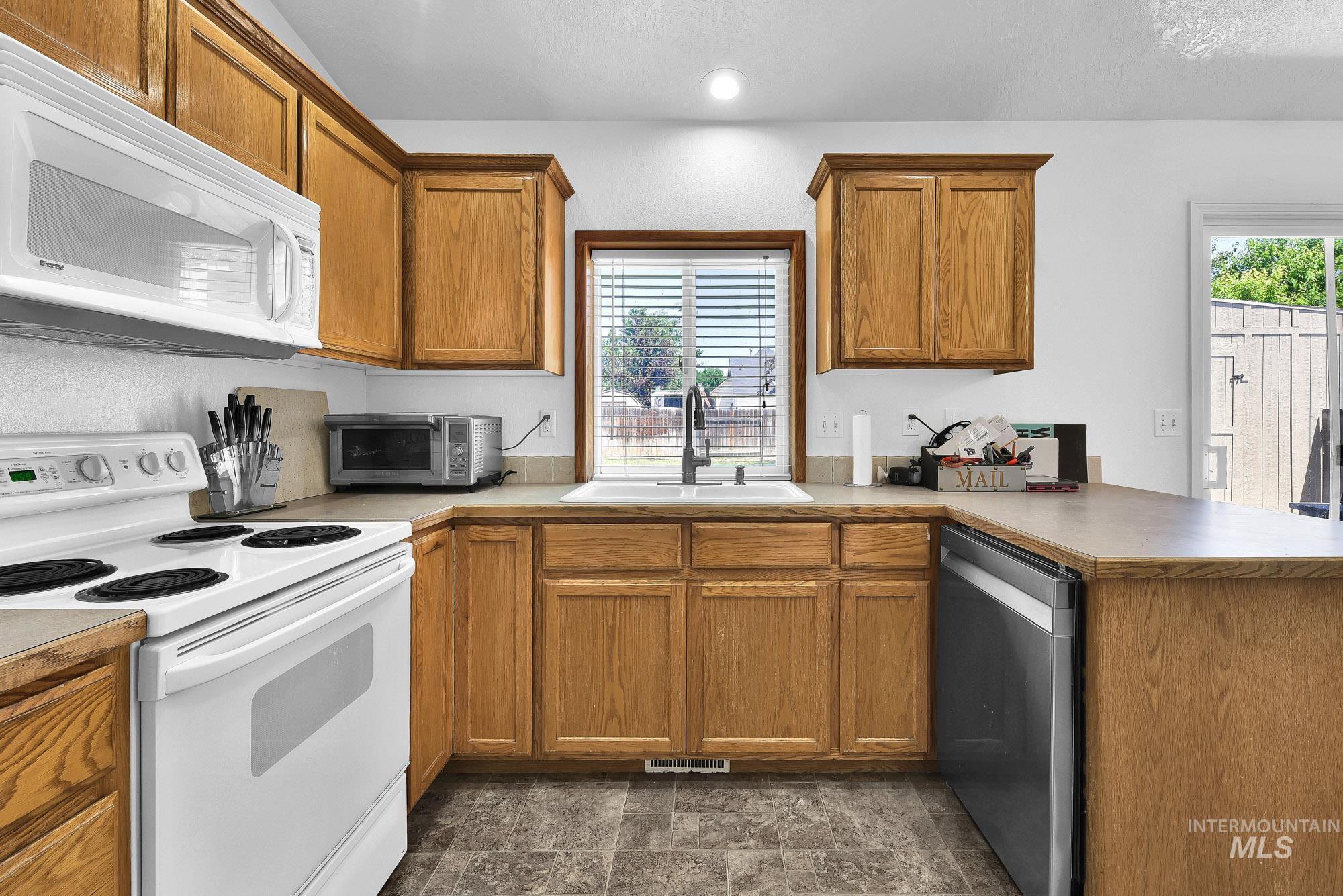 16616 N Liverpool Ln, Nampa, Idaho 83687, 3 Bedrooms, 2 Bathrooms, Residential For Sale, Price $364,900,MLS 98989930