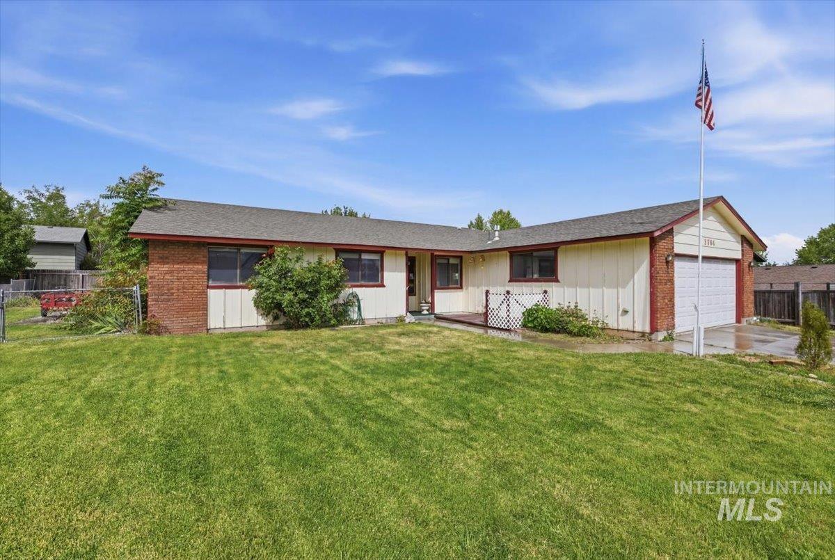 5085 S Council Bluff Way, Boise, Idaho 83716, 3 Bedrooms, 2 Bathrooms, Residential For Sale, Price $480,000,MLS 98989931
