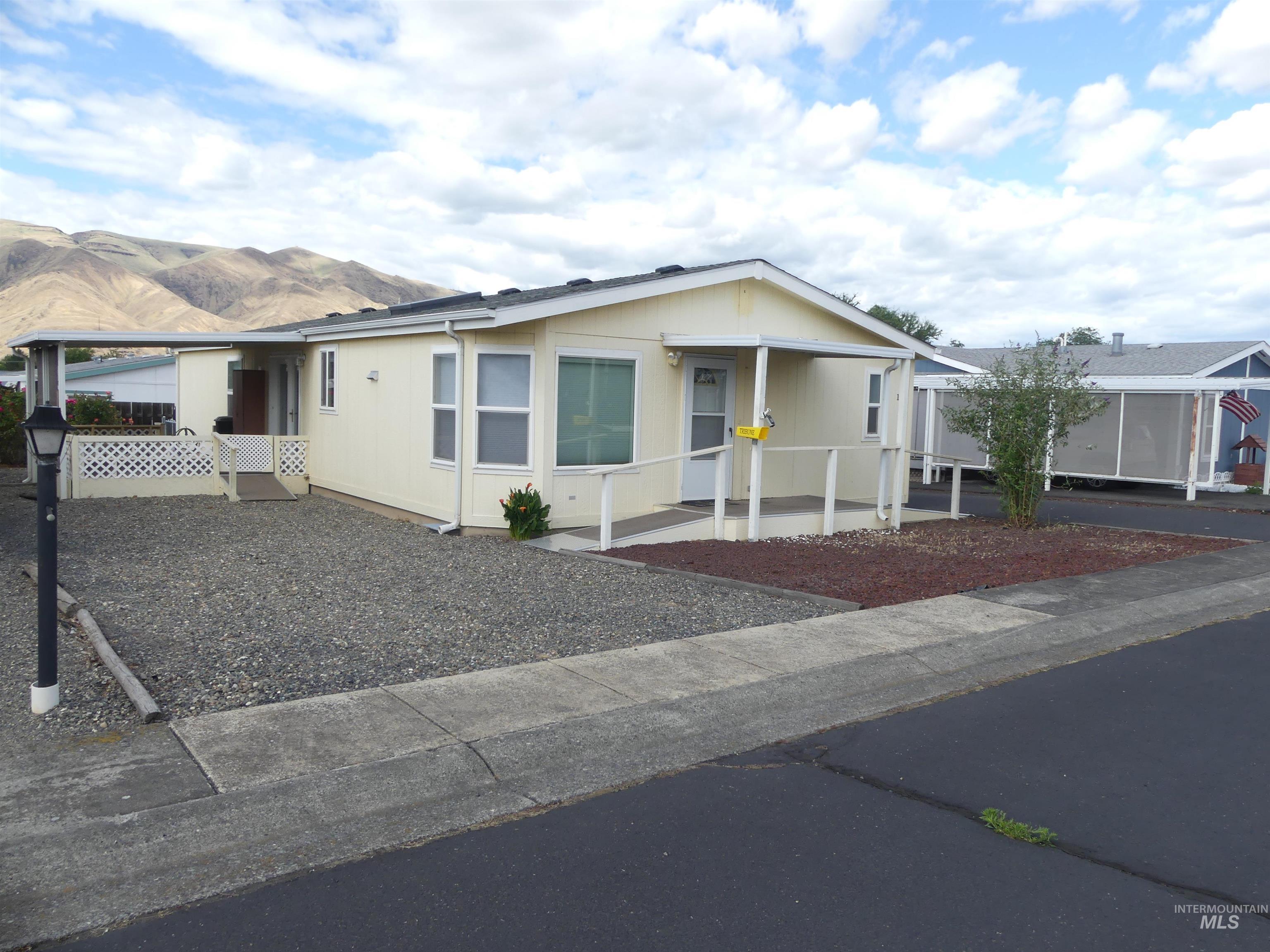 1430 Chestnut St, Clarkston, Washington 99403, 3 Bedrooms, 2 Bathrooms, Residential For Sale, Price $159,000, 98989932