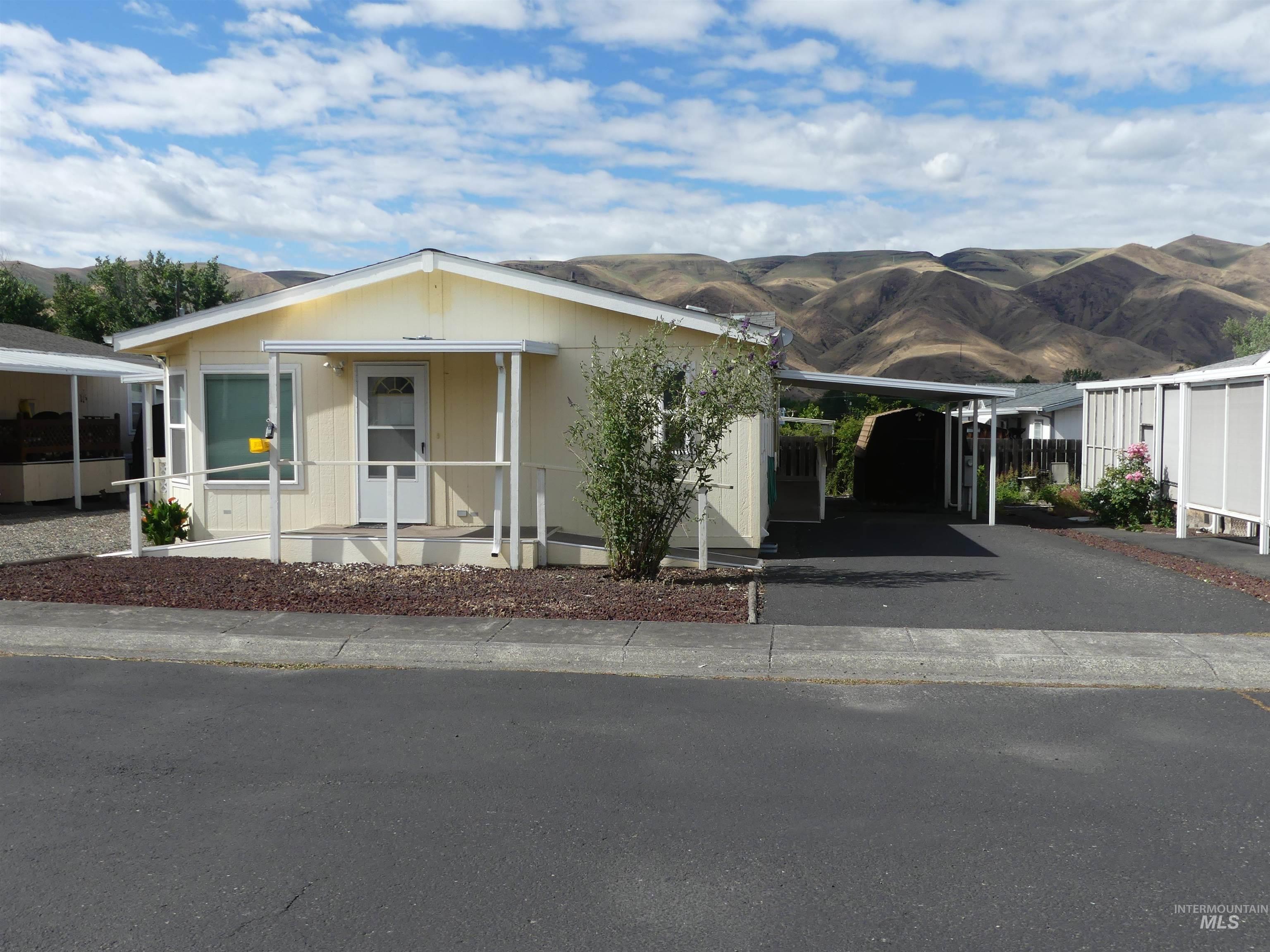 1430 Chestnut St, Clarkston, Washington 99403, 3 Bedrooms, 2 Bathrooms, Residential For Sale, Price $159,000, 98989932