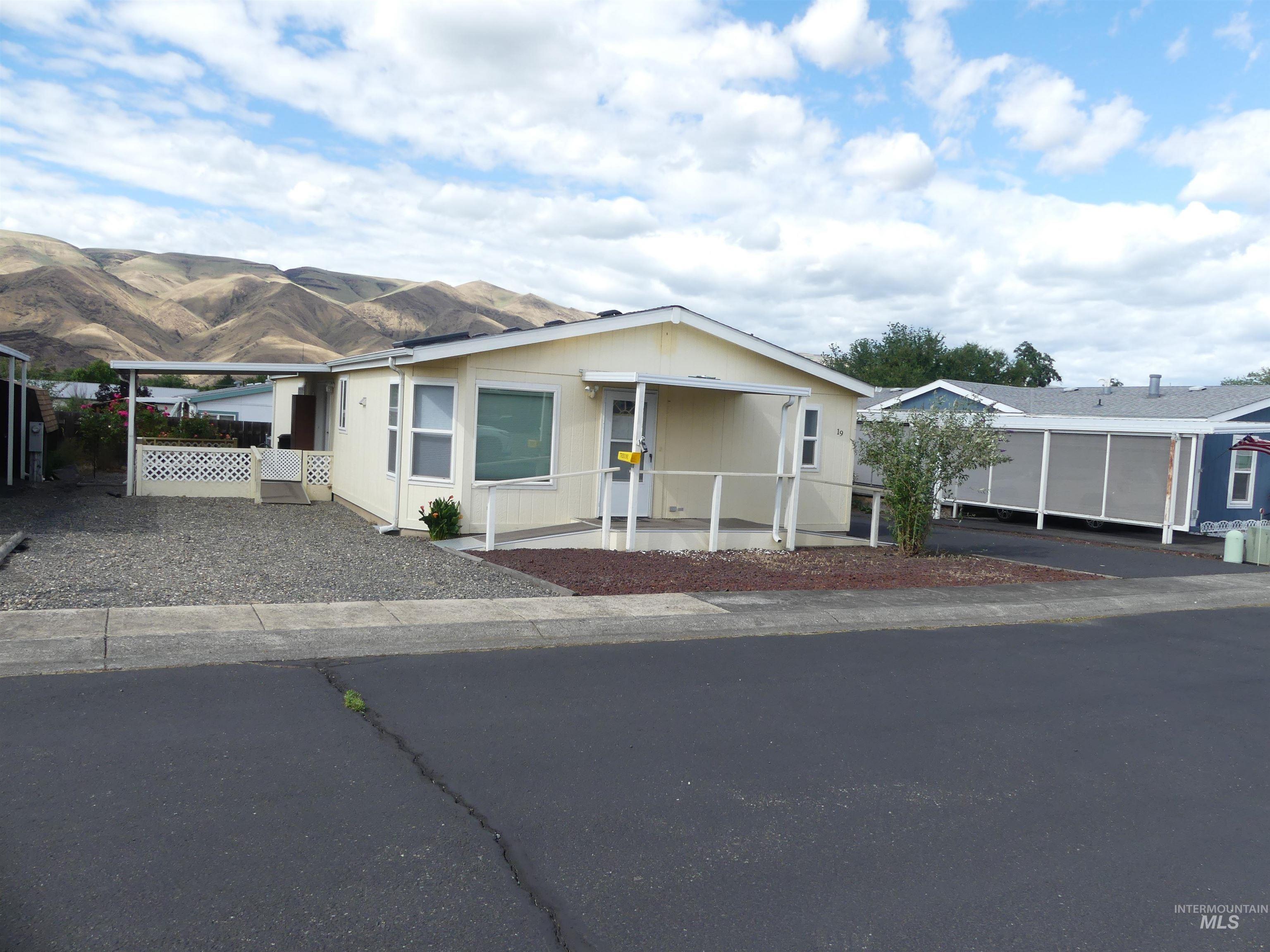 1430 Chestnut St, Clarkston, Washington 99403, 3 Bedrooms, 2 Bathrooms, Residential For Sale, Price $159,000, 98989932